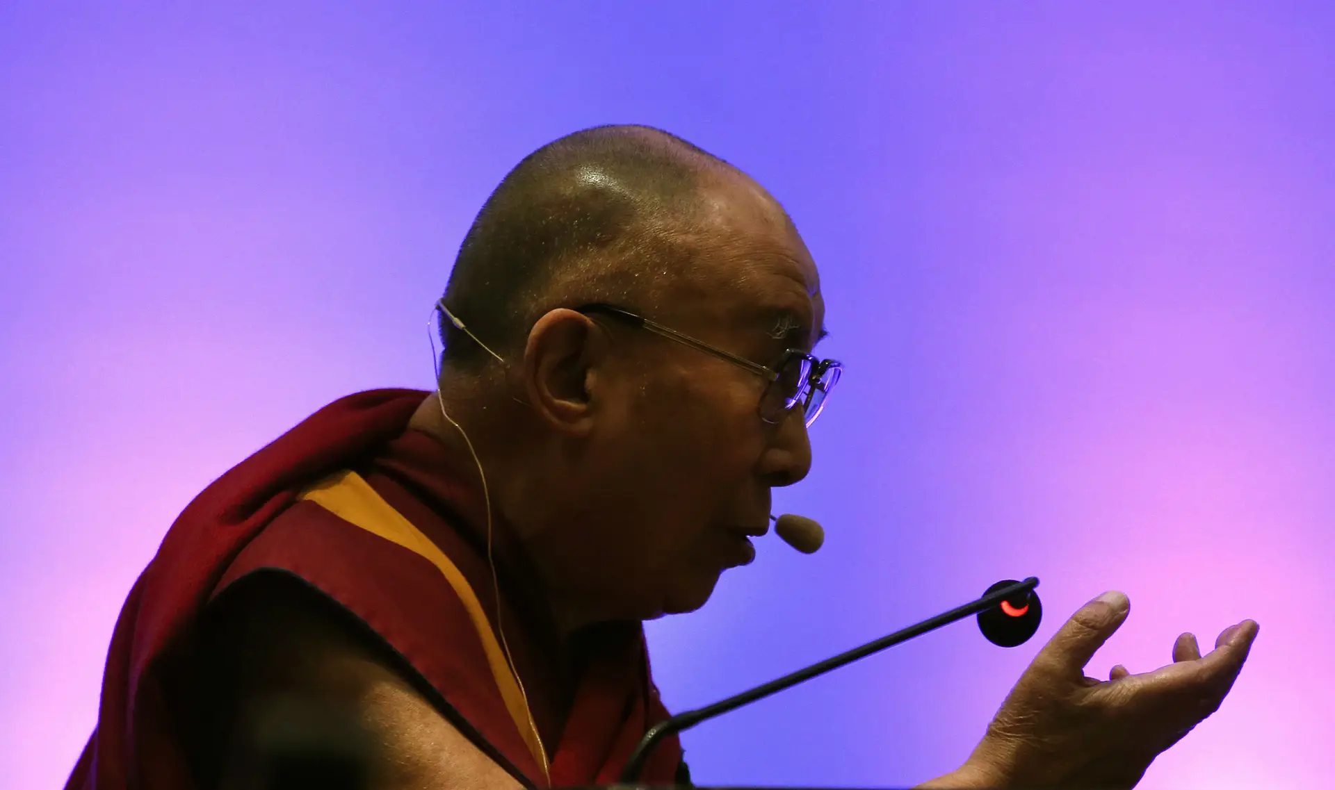 Alegadas vítimas de abusos entregam testemunhos ao Dalai Lama