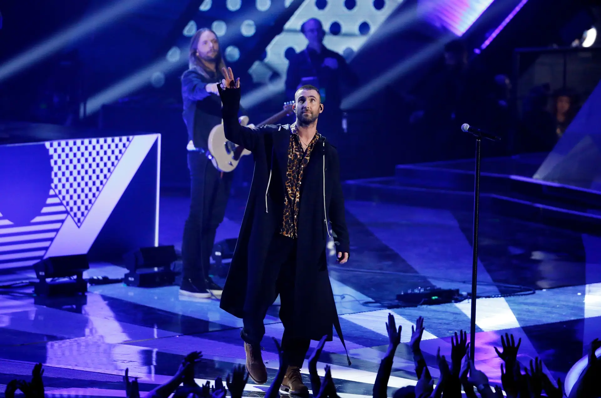 Maroon 5 vão atuar no Super Bowl