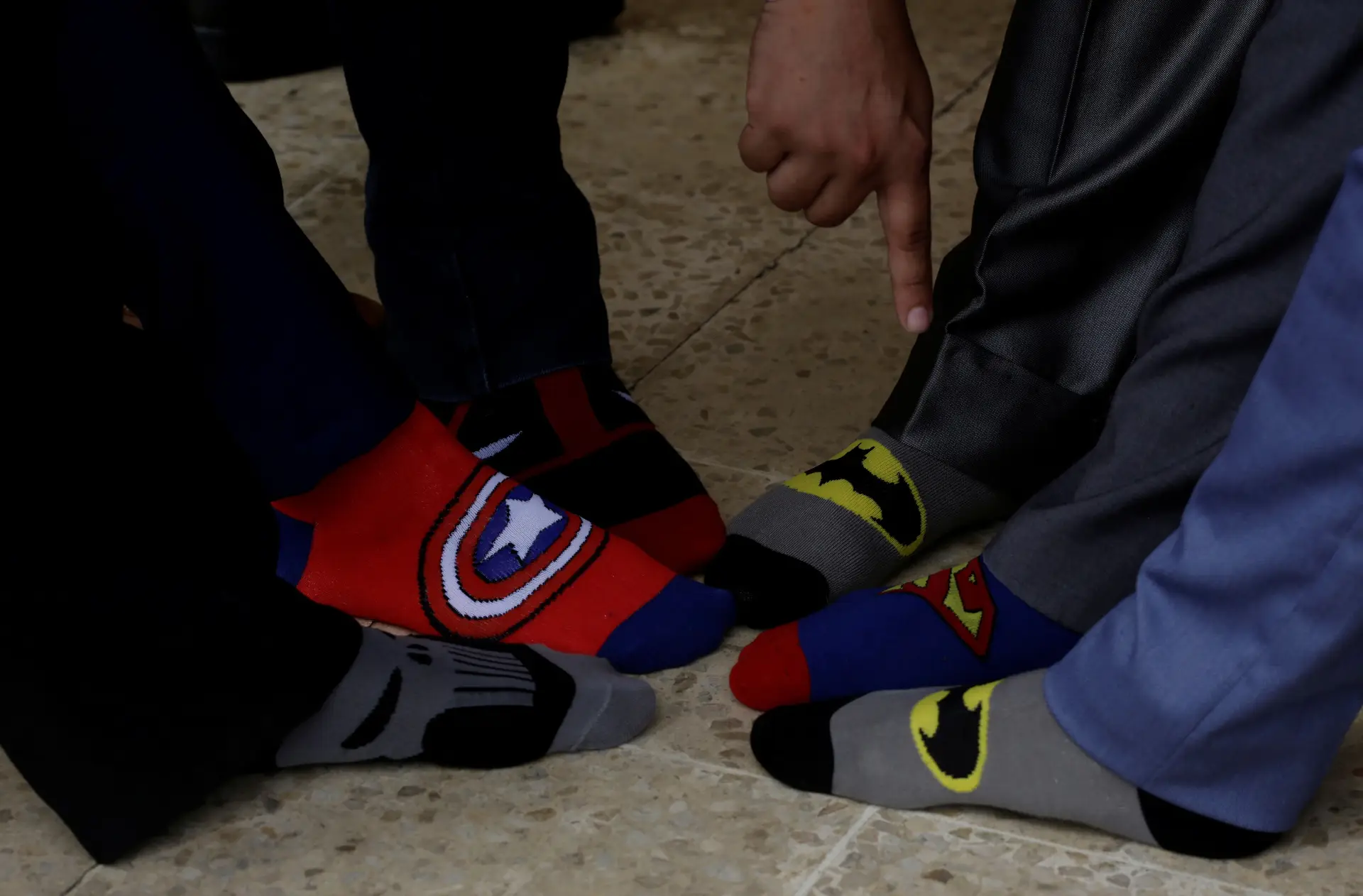 Especialistas explicam porque devemos dormir com meias