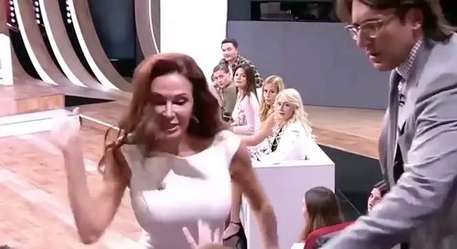 Atriz russa esbofeteia mulher em direto por criticar filho com síndrome de Down