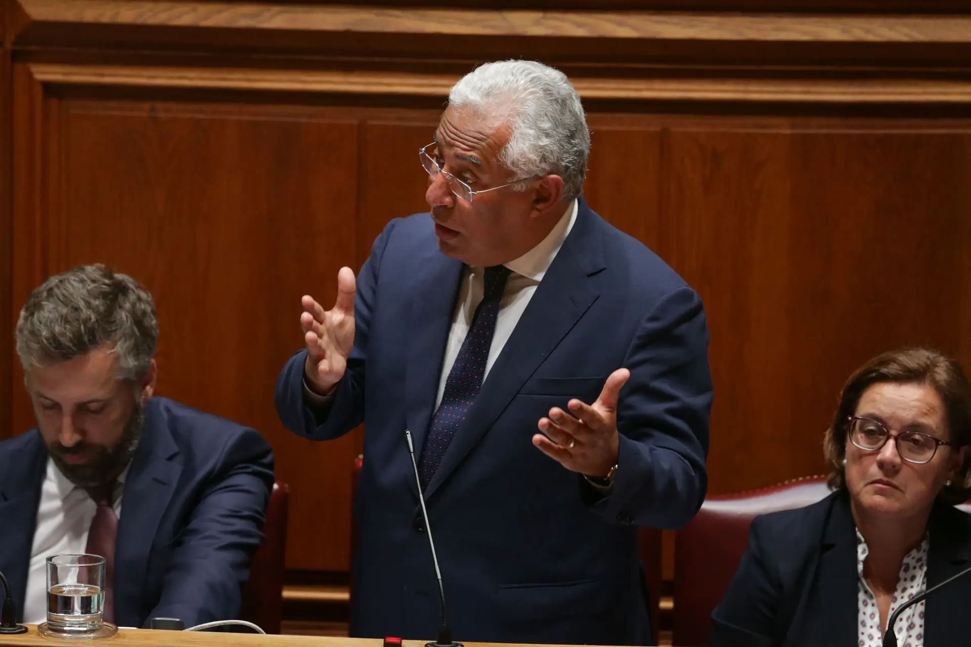 António Costa admite "aumento salarial efetivo" na função pública