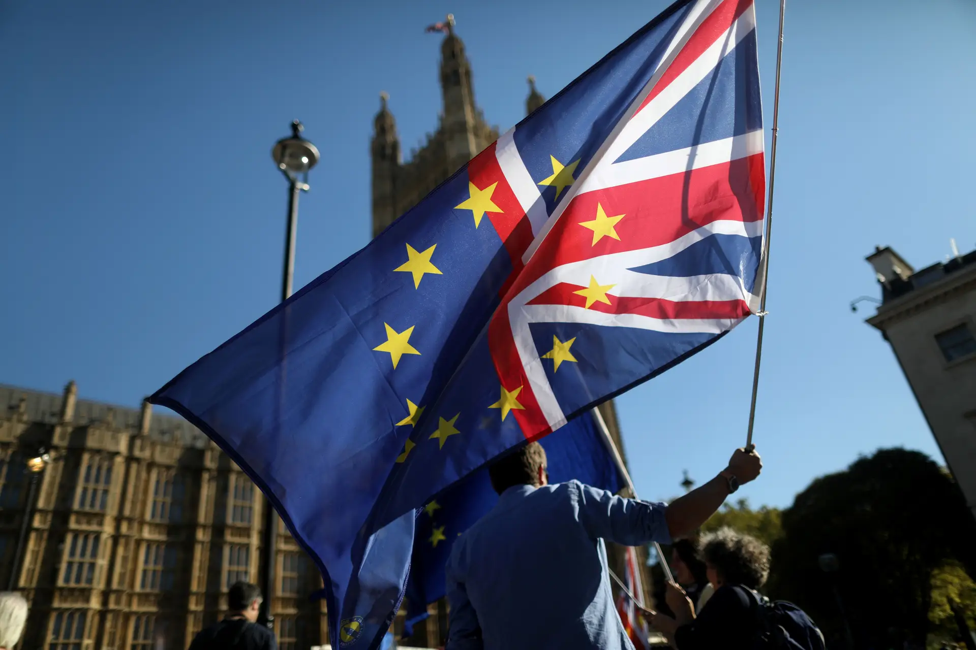 Líderes da UE iniciam cimeira frustrada pelo impasse das negociações do Brexit