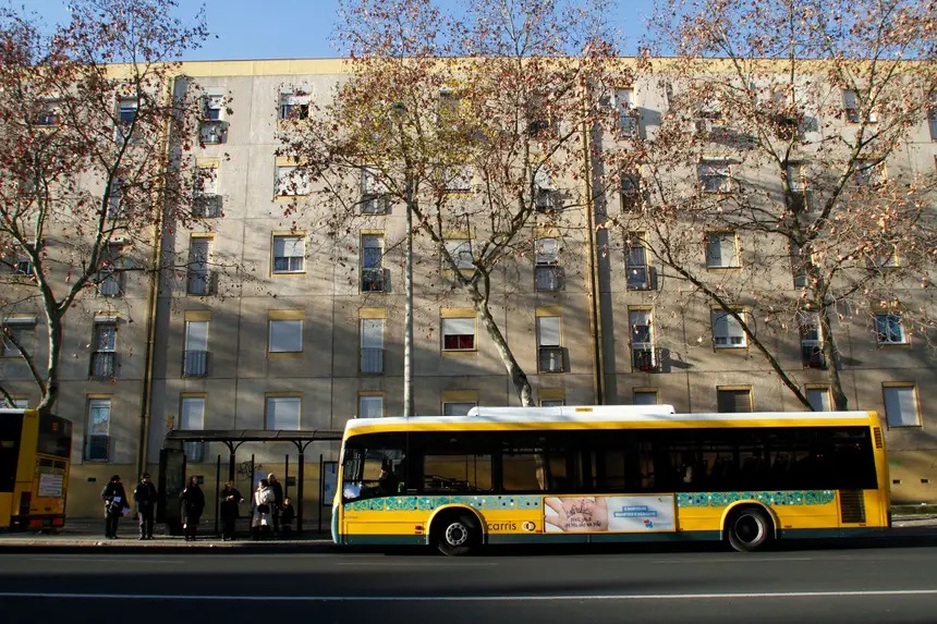 Resultado de imagem para PreÃ§os de transportes aumentam 1,1% em ano de reduÃ§Ã£o nos passes sociais