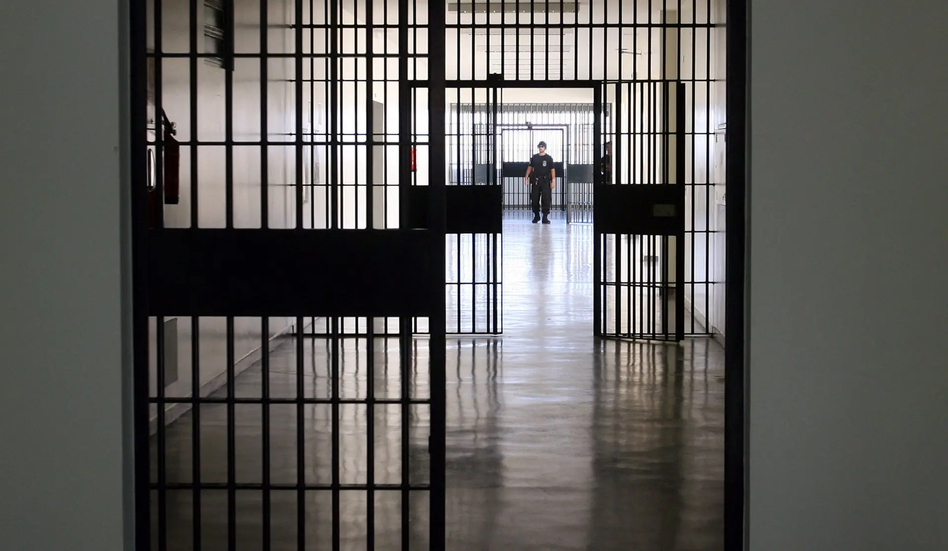 Porque é que os guardas prisionais estão em greve?