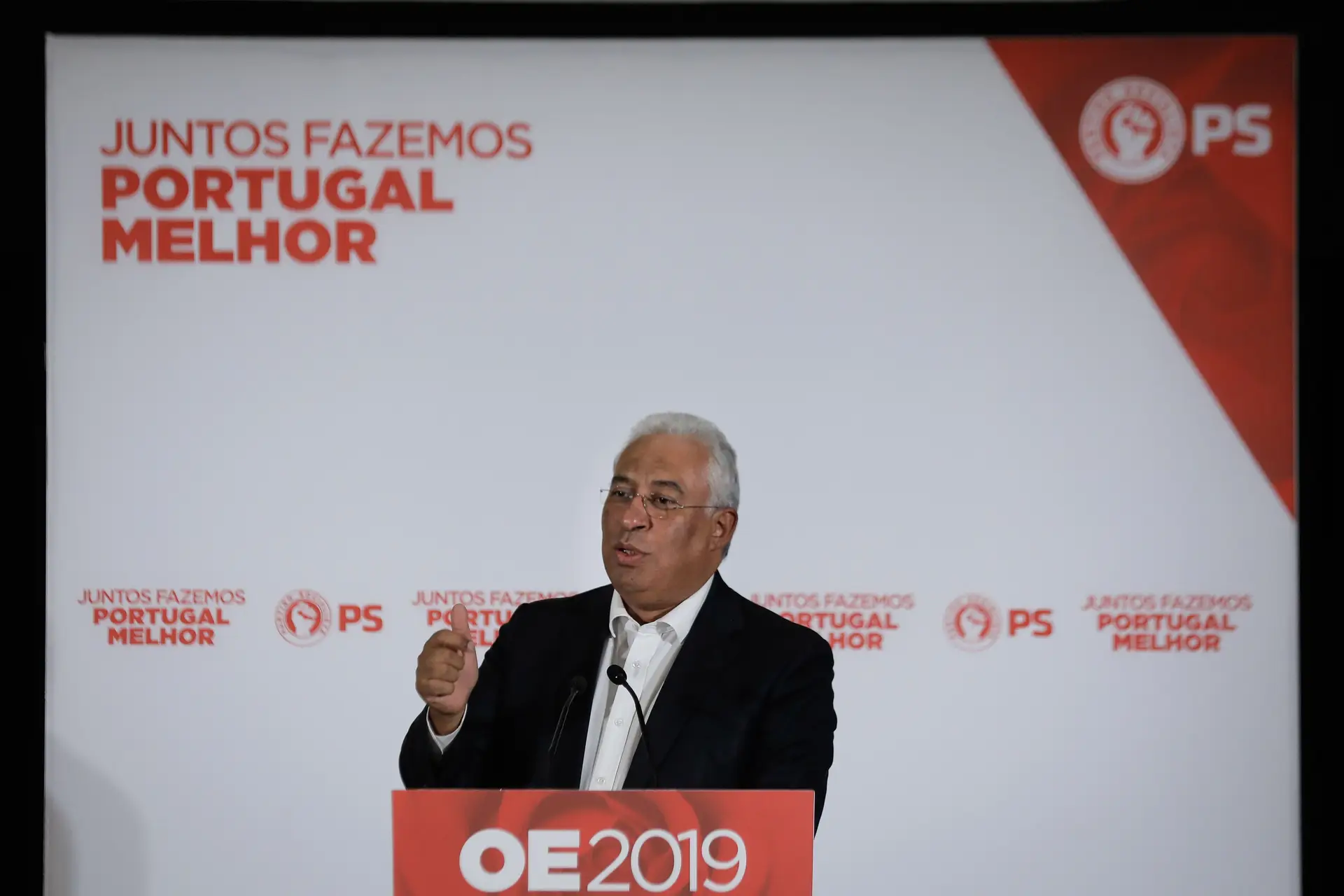 Costa recusa eleitoralismo e realça objetivo do Orçamento para "uma década de convergência com a UE"