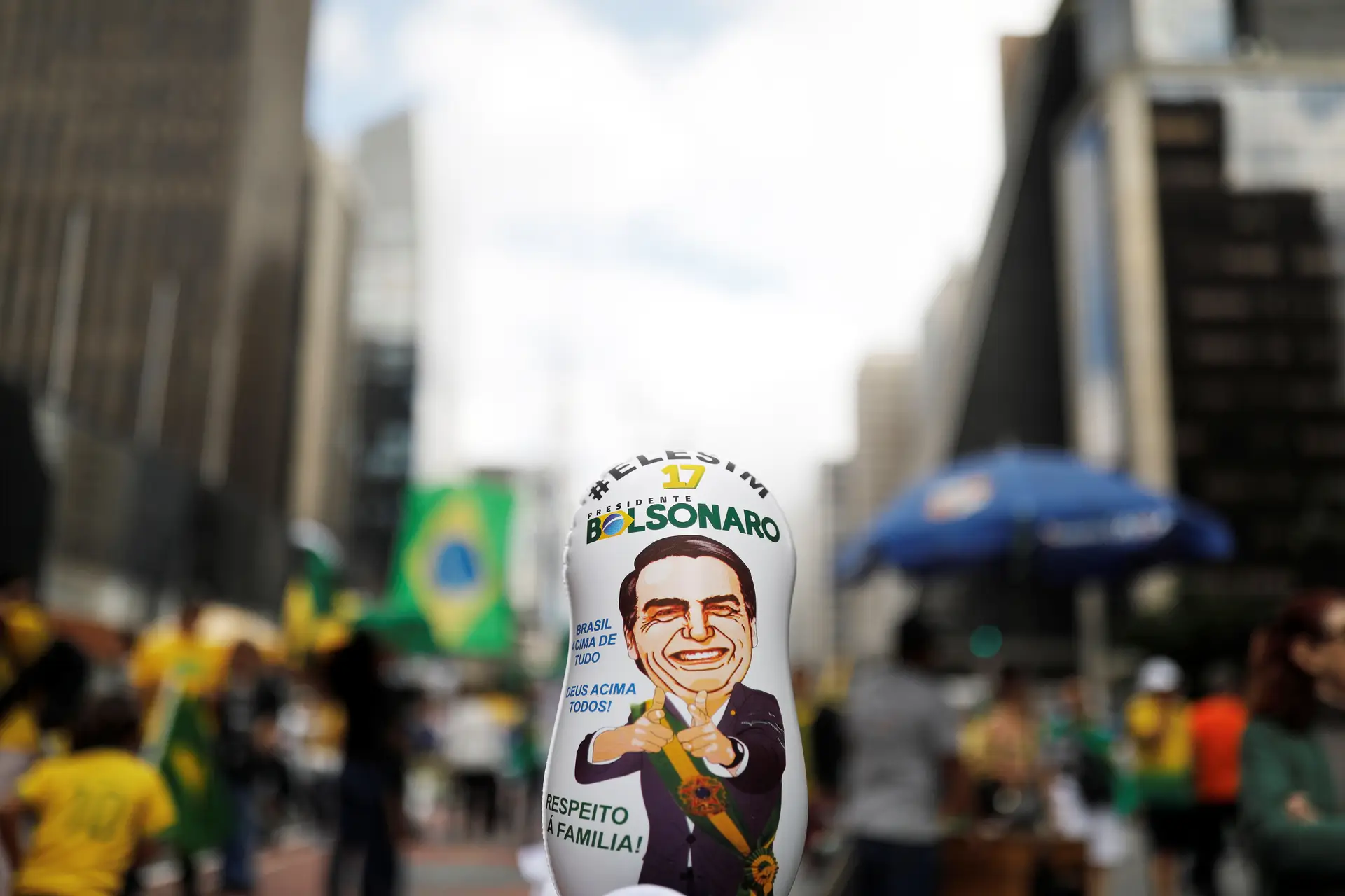 Facebook encerra 68 páginas e 43 contas ligadas a Bolsonaro