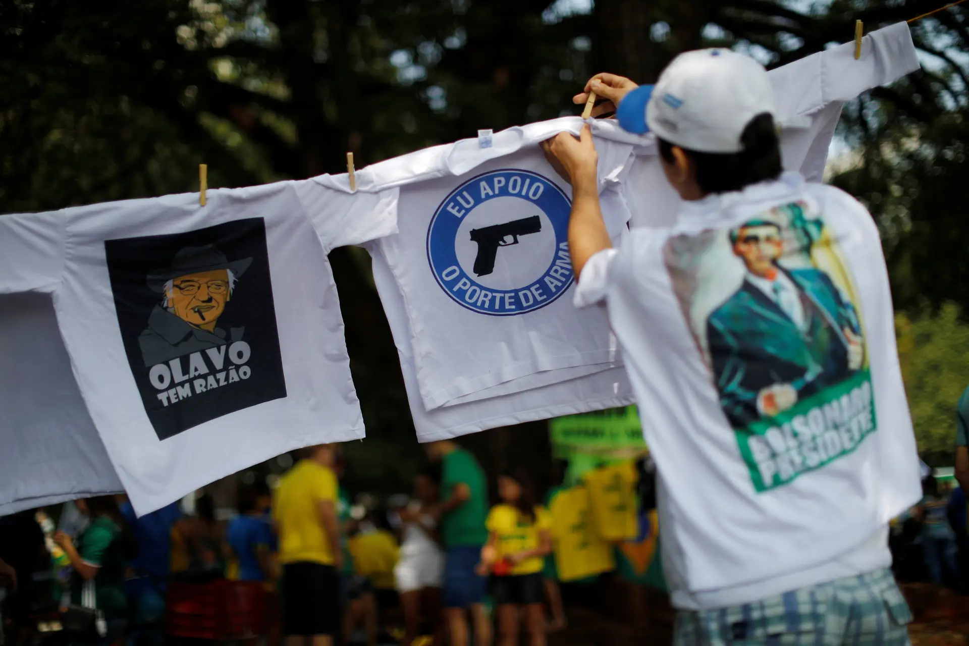 Presidente do Brasil assina decreto que flexibiliza a posse de armas