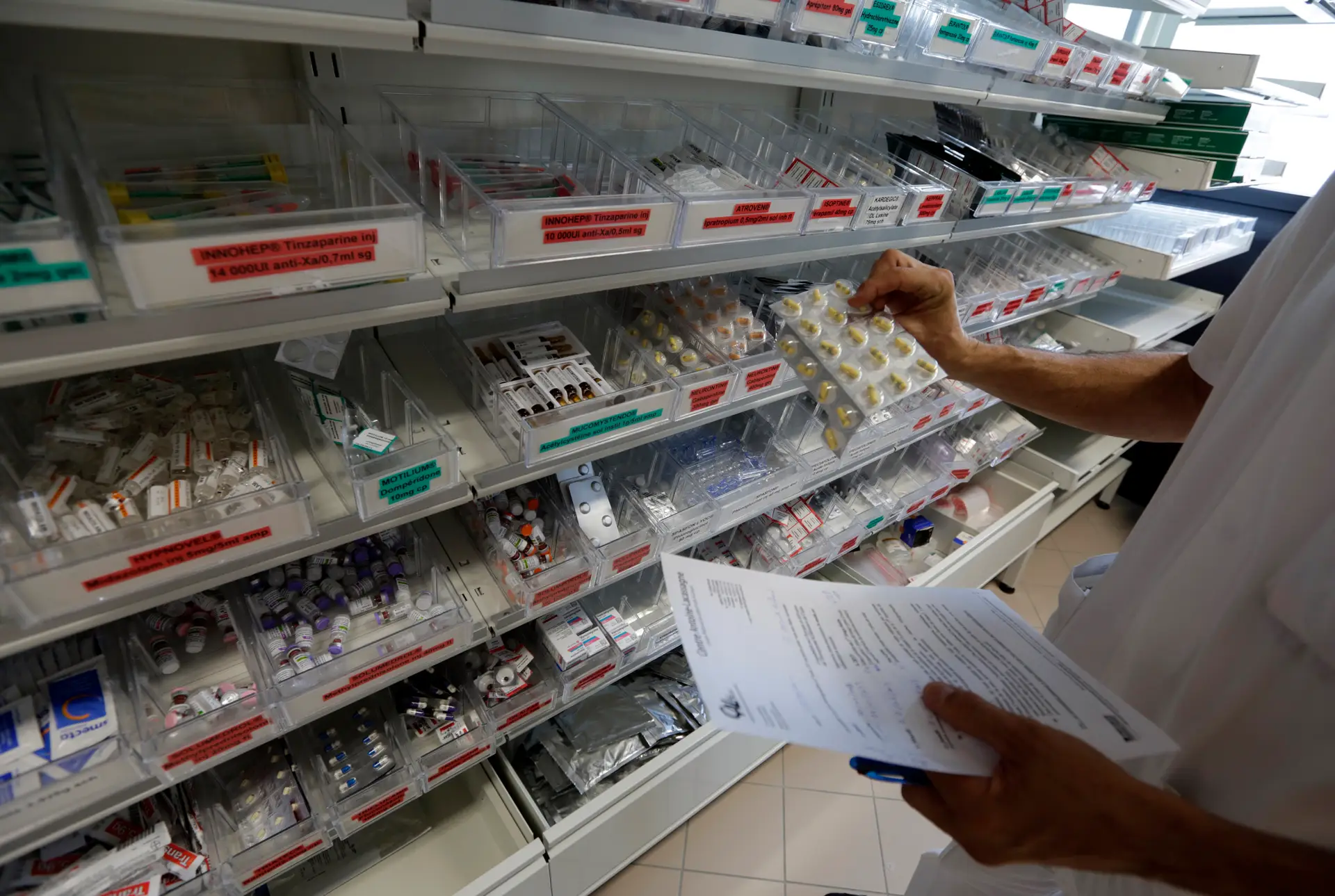 Apifarma pede serviços mínimos na greve dos motoristas para a distribuição de medicamentos