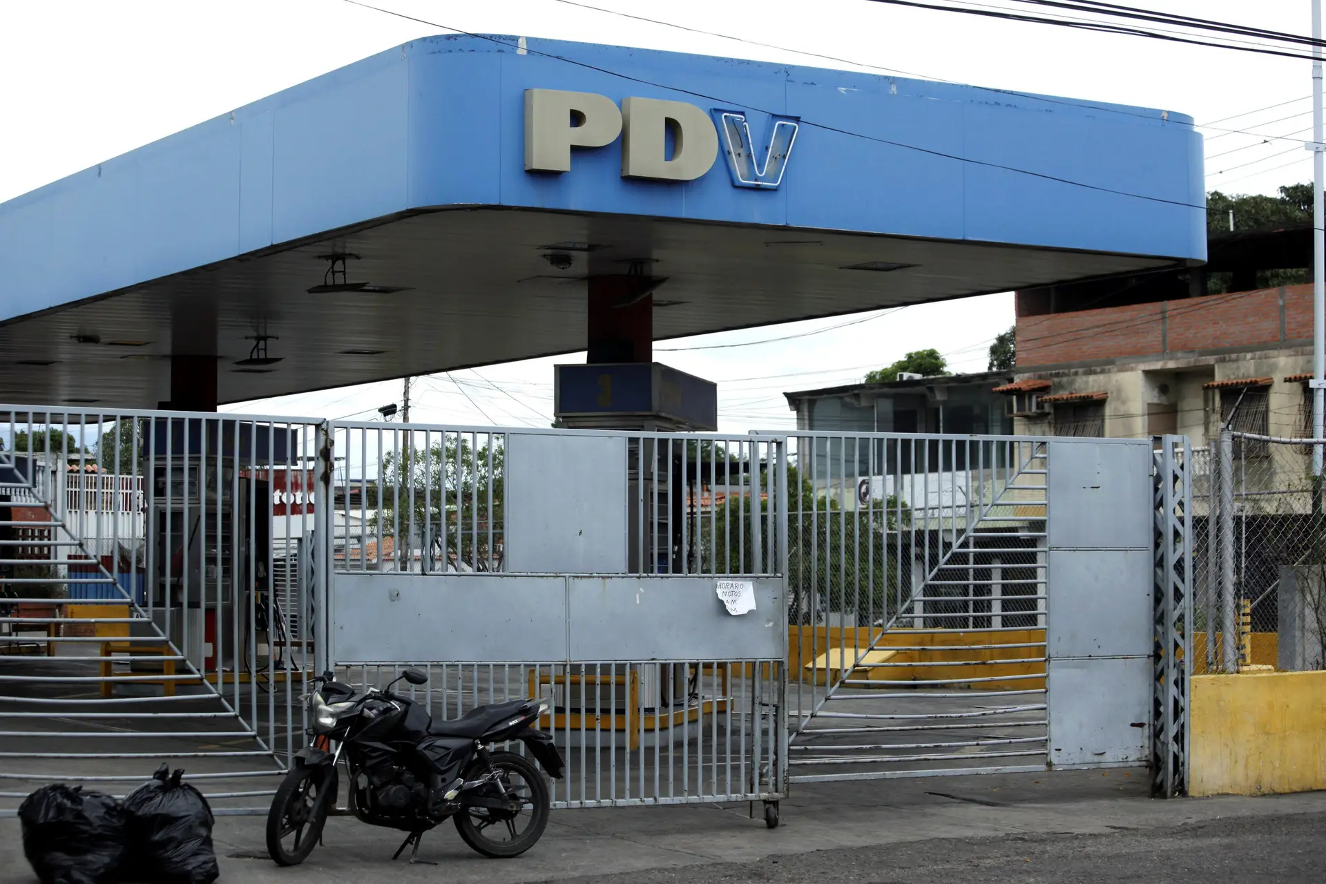 80% das estações de serviço encerradas na Venezuela por falta de gasolina