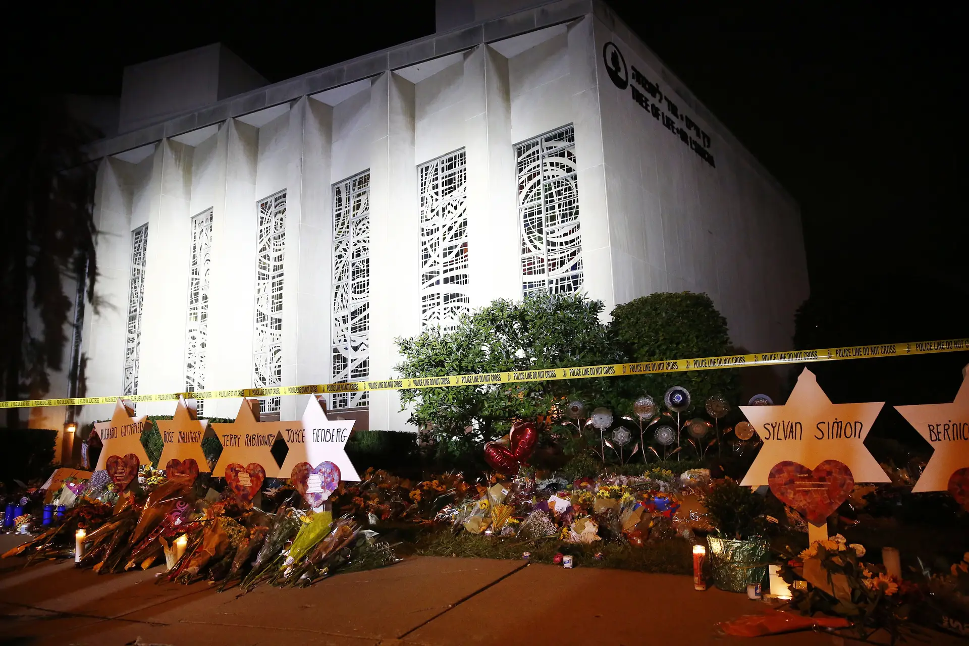 Autor do massacre na sinagoga em Pittsburgh declara-se inocente