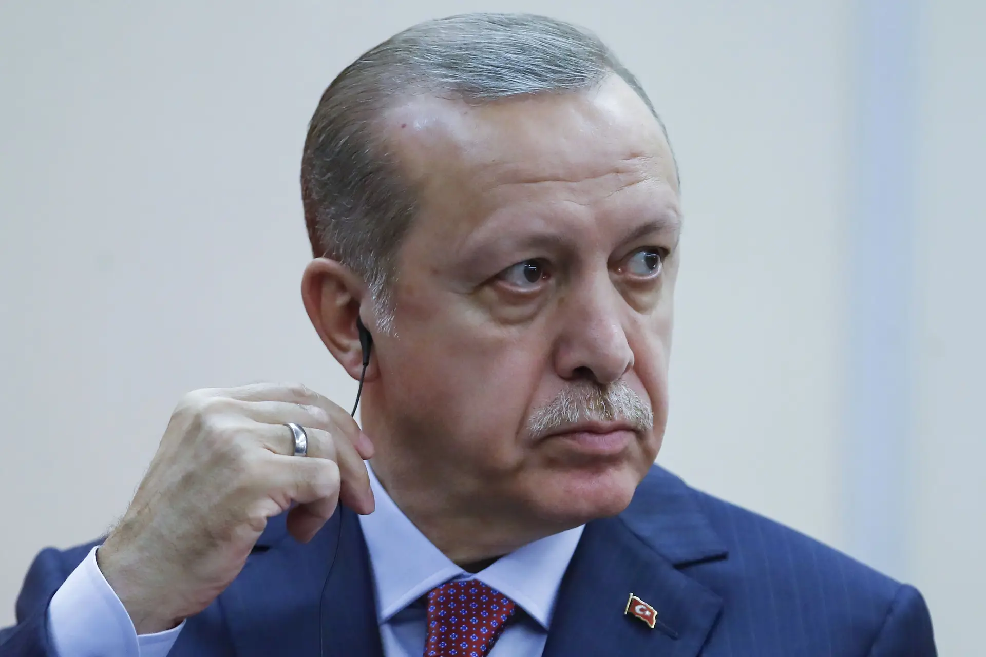 Erdogan propõe ser mediador entre Moscovo e Kiev