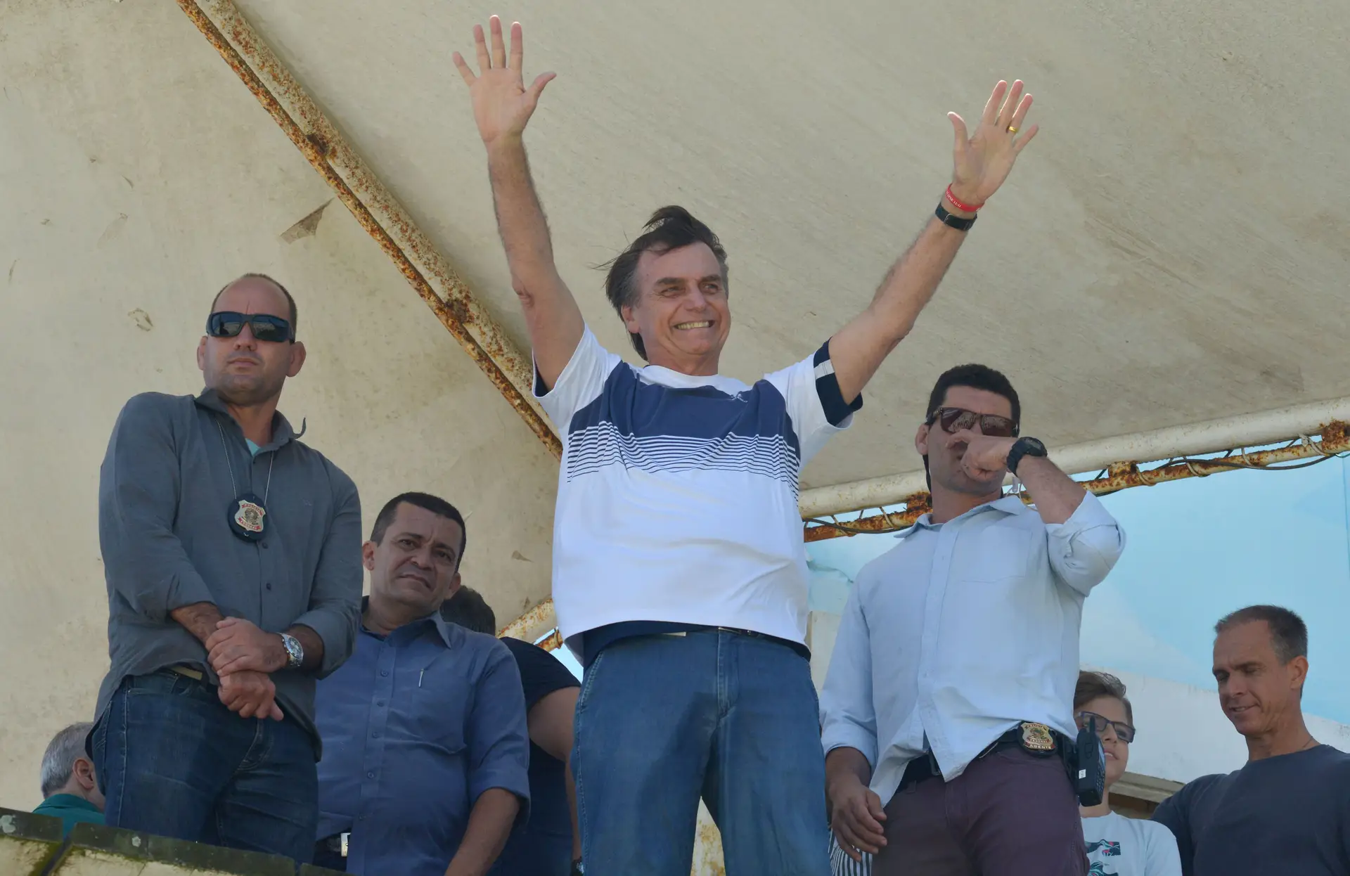 Jair Bolsonaro anuncia encontro com embaixador da China