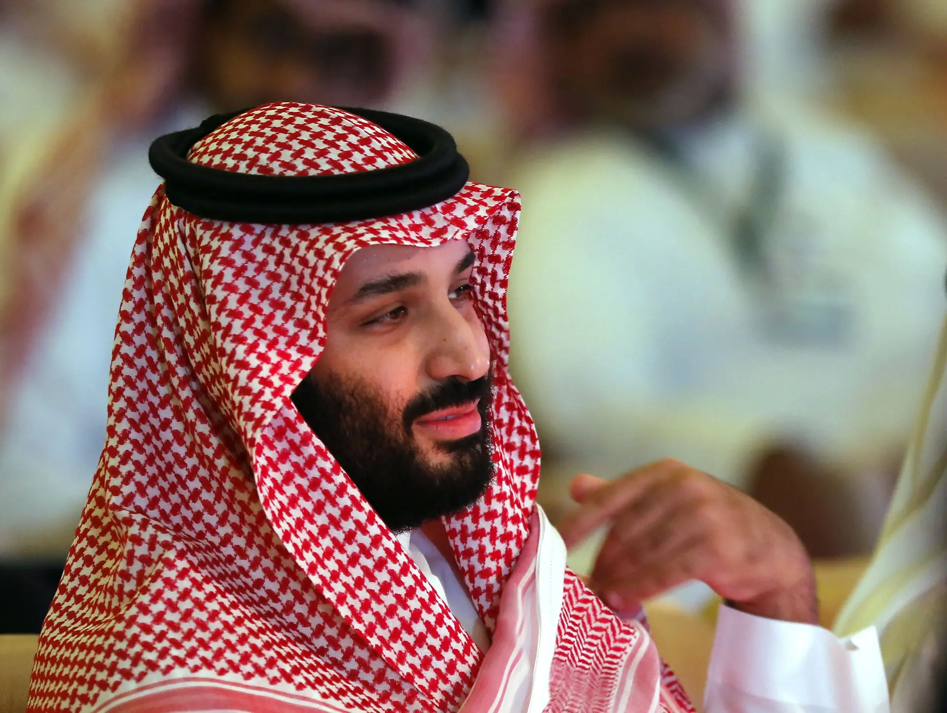 Arábia Saudita alerta Irão que "não hesitará" reagir a qualquer ameaça