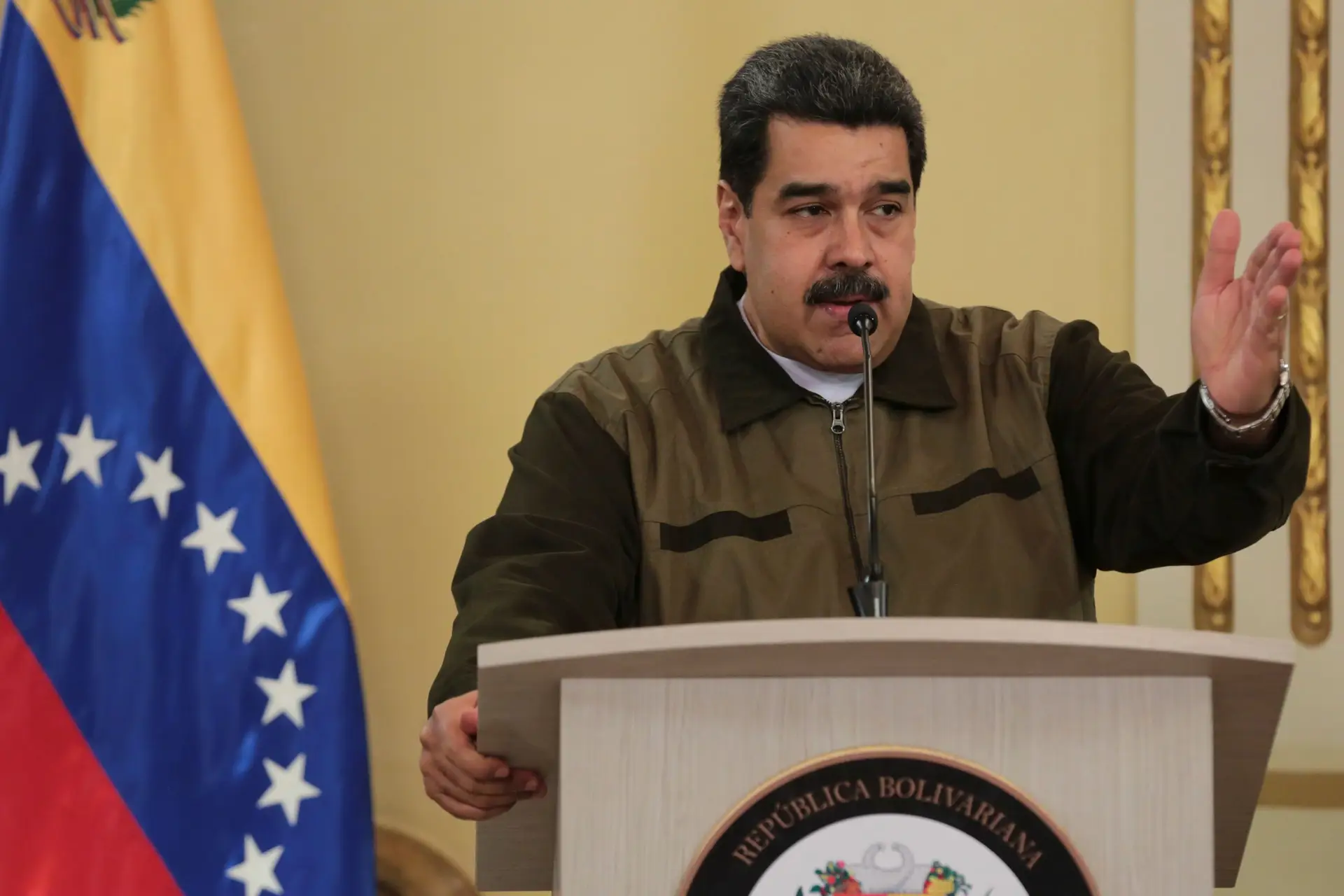 Parlamento venezuelano declara inconstitucional novo mandato de Nicolás Maduro