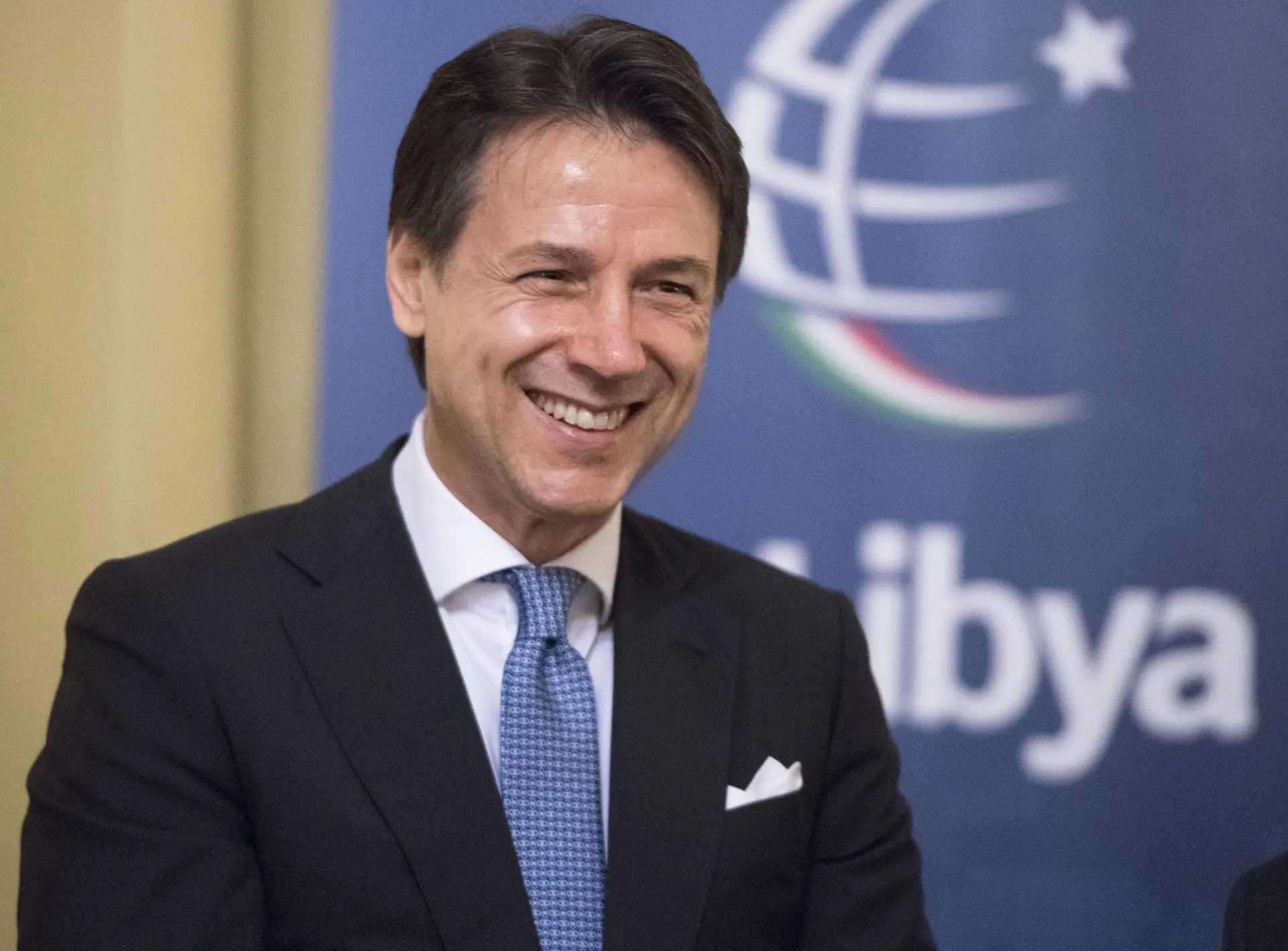 Primeiro-ministro italiano vai reunir-se sábado com Juncker em Bruxelas