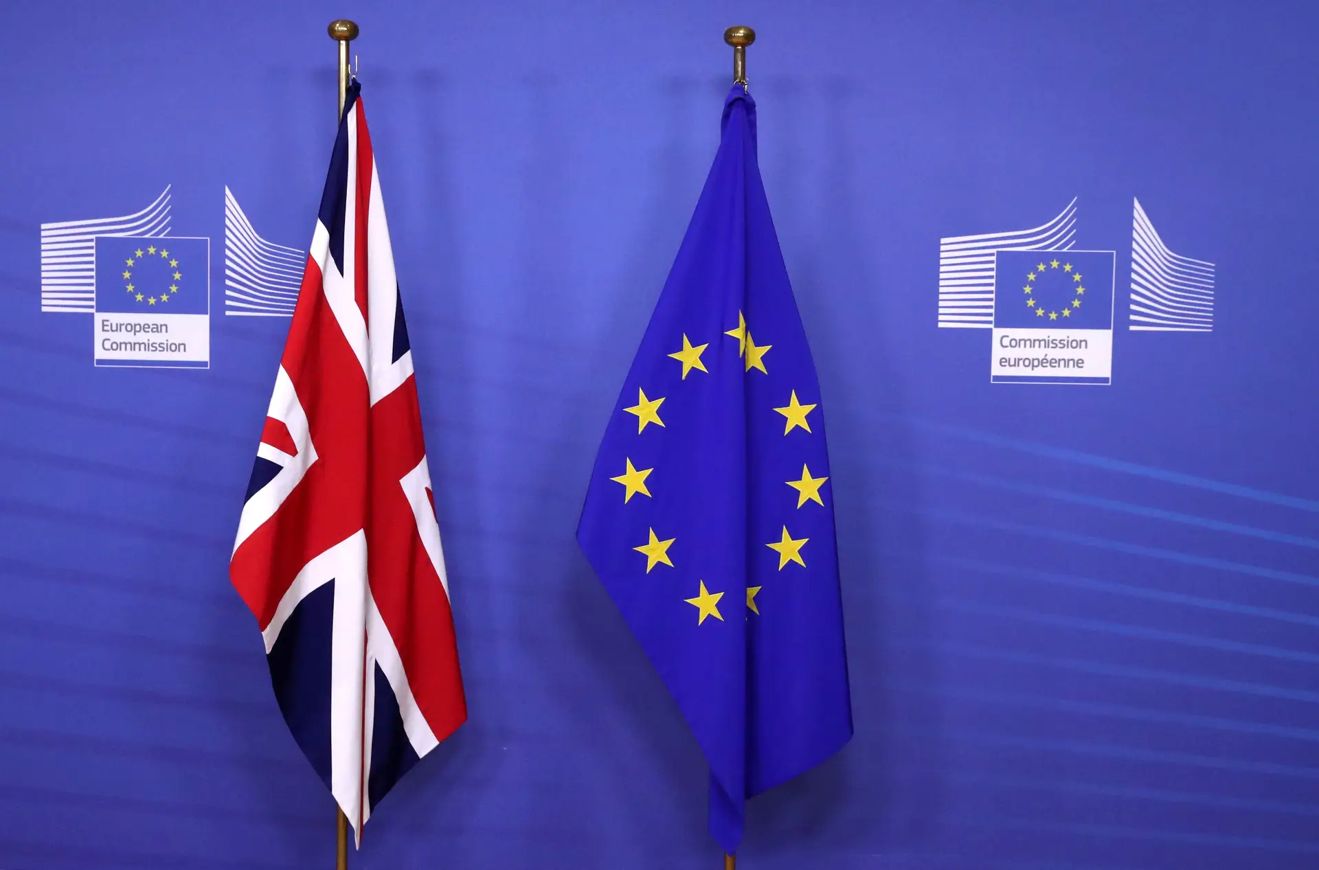UE avalia declaração política do Brexit no domingo