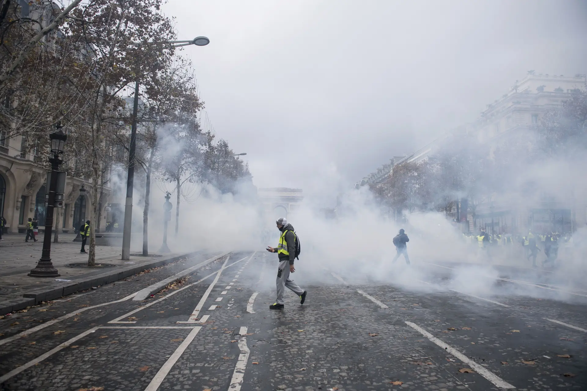 Oito feridos nos protestos dos "coletes amarelos" em França