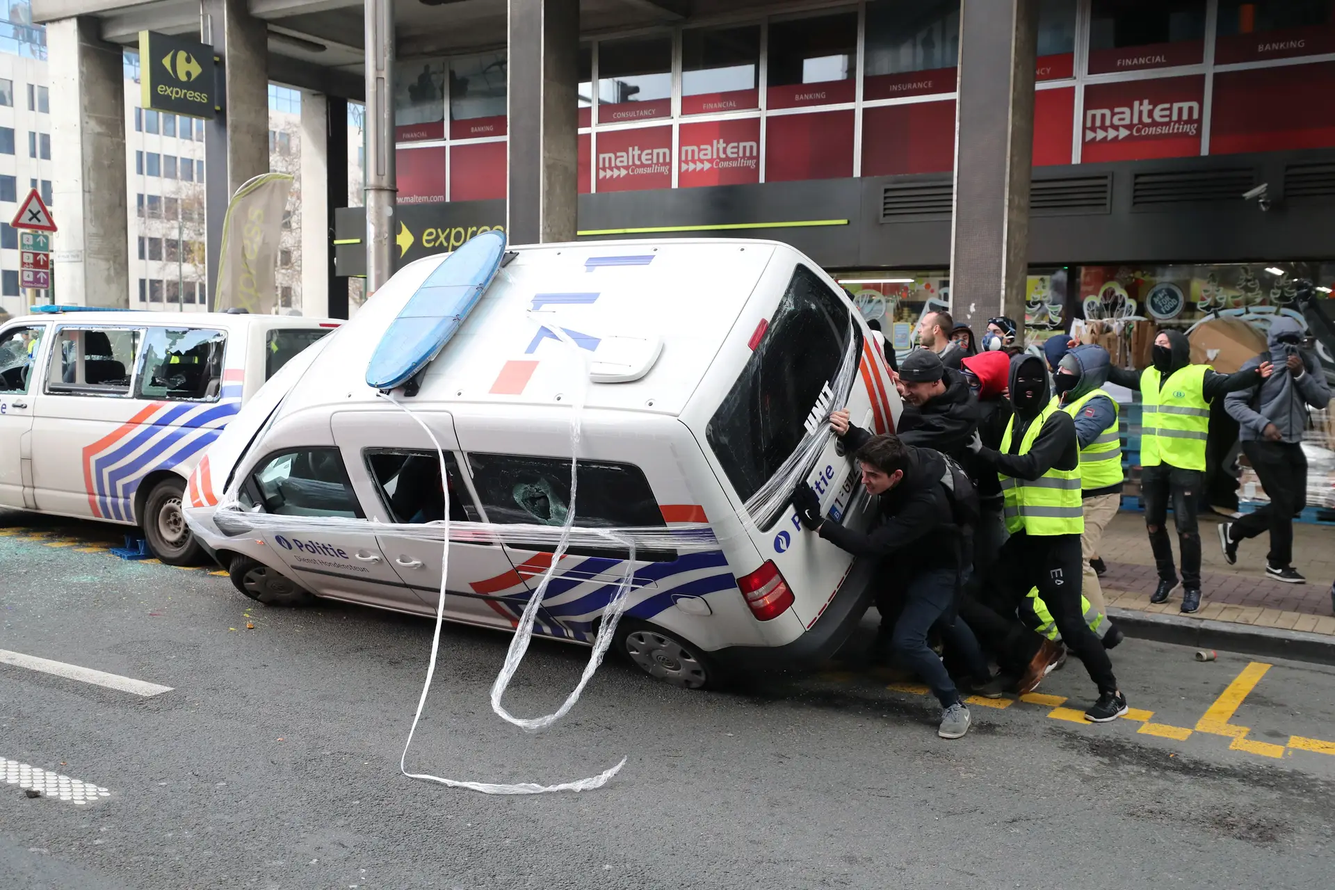 Violência durante manifestação em Paris fez 133 feridos e 412 detidos