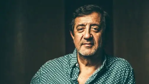 Rui Veloso vai dar concerto na escadaria do Parlamento