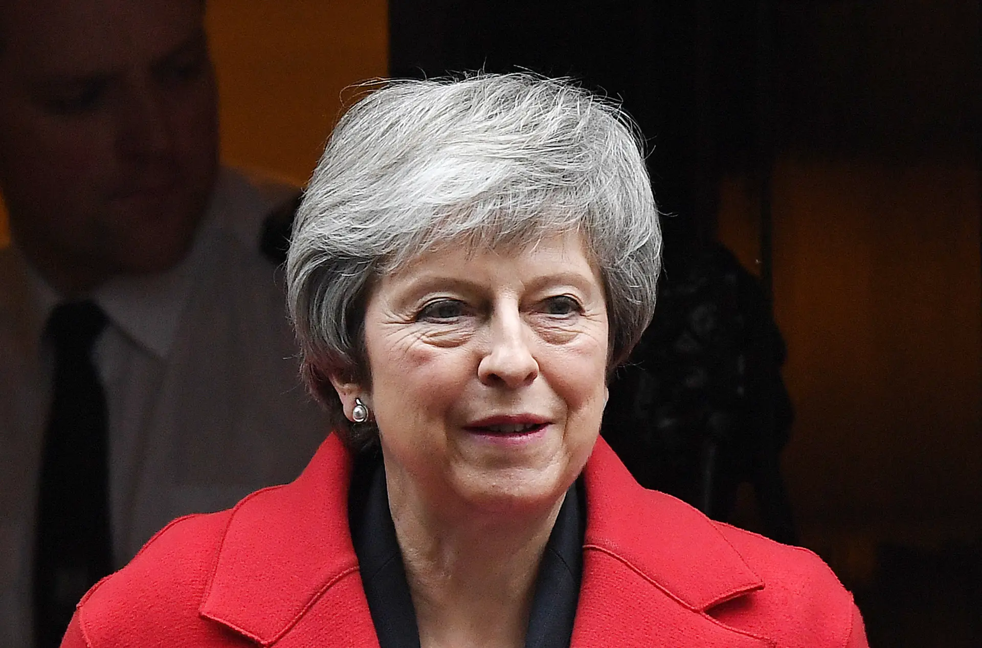 May recolhe apoios de última hora para "único" acordo do Brexit possível