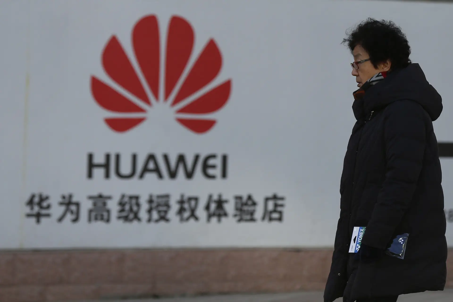 Huawei desafia EUA e outros países a provarem que é uma ameaça à segurança
