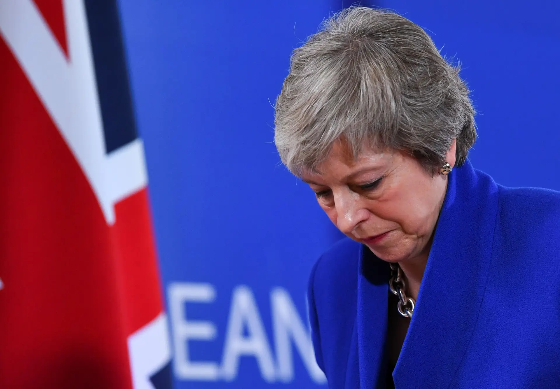 Theresa May anuncia que se vai demitir antes das eleições de 2022