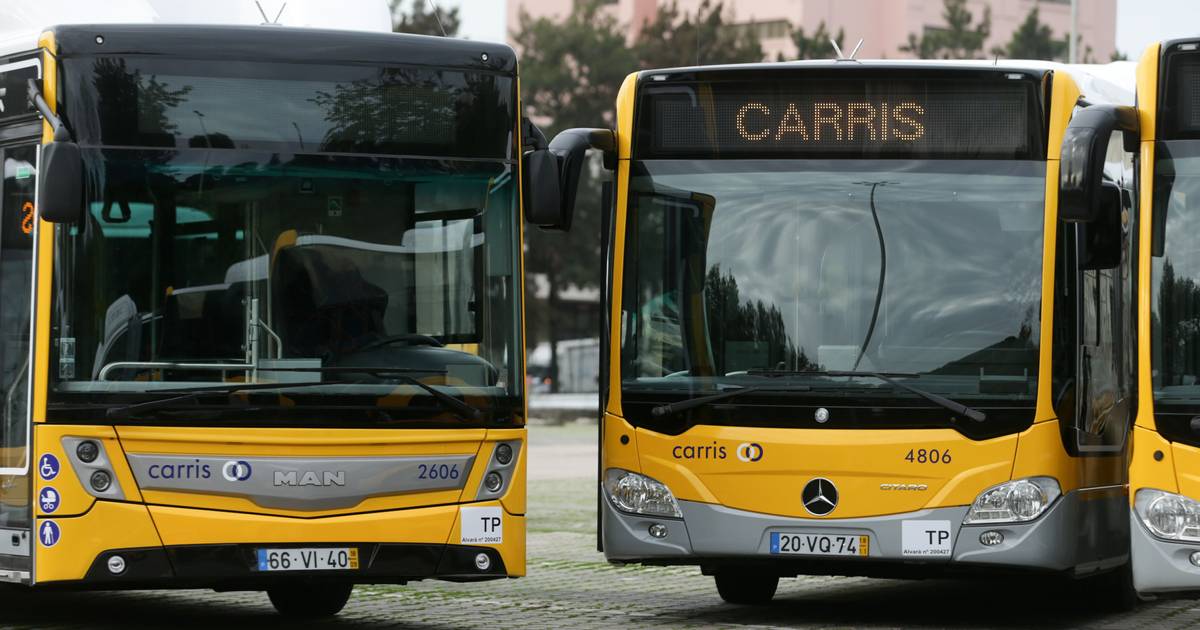 Mulher impedida de entrar em autocarro da Carris por usar máscara e hijab