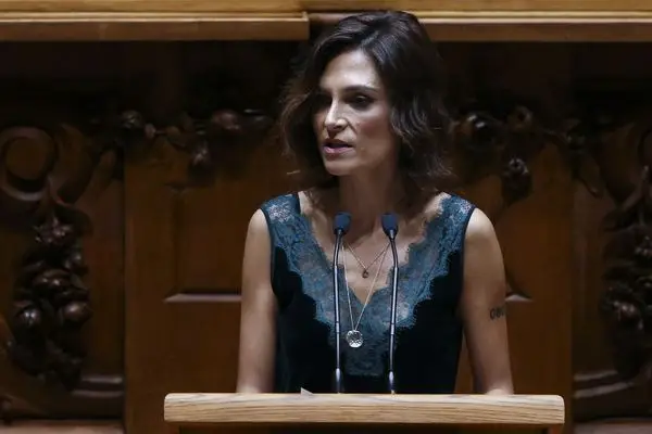 Isabel Moreira, do PS, chama racista a André Ventura, do Chega