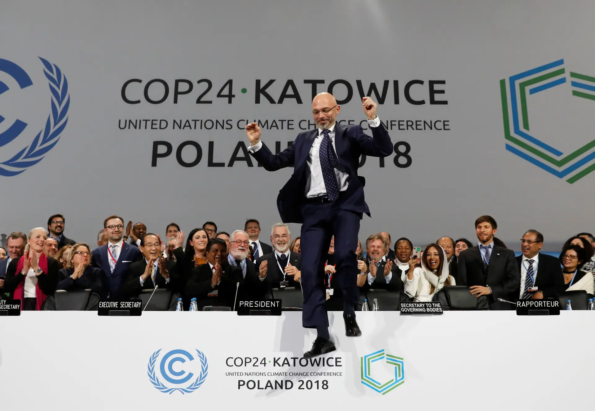 O presidente do COP24 Michal Kurtyka reage ao final de mais d euma semana d ecimeira