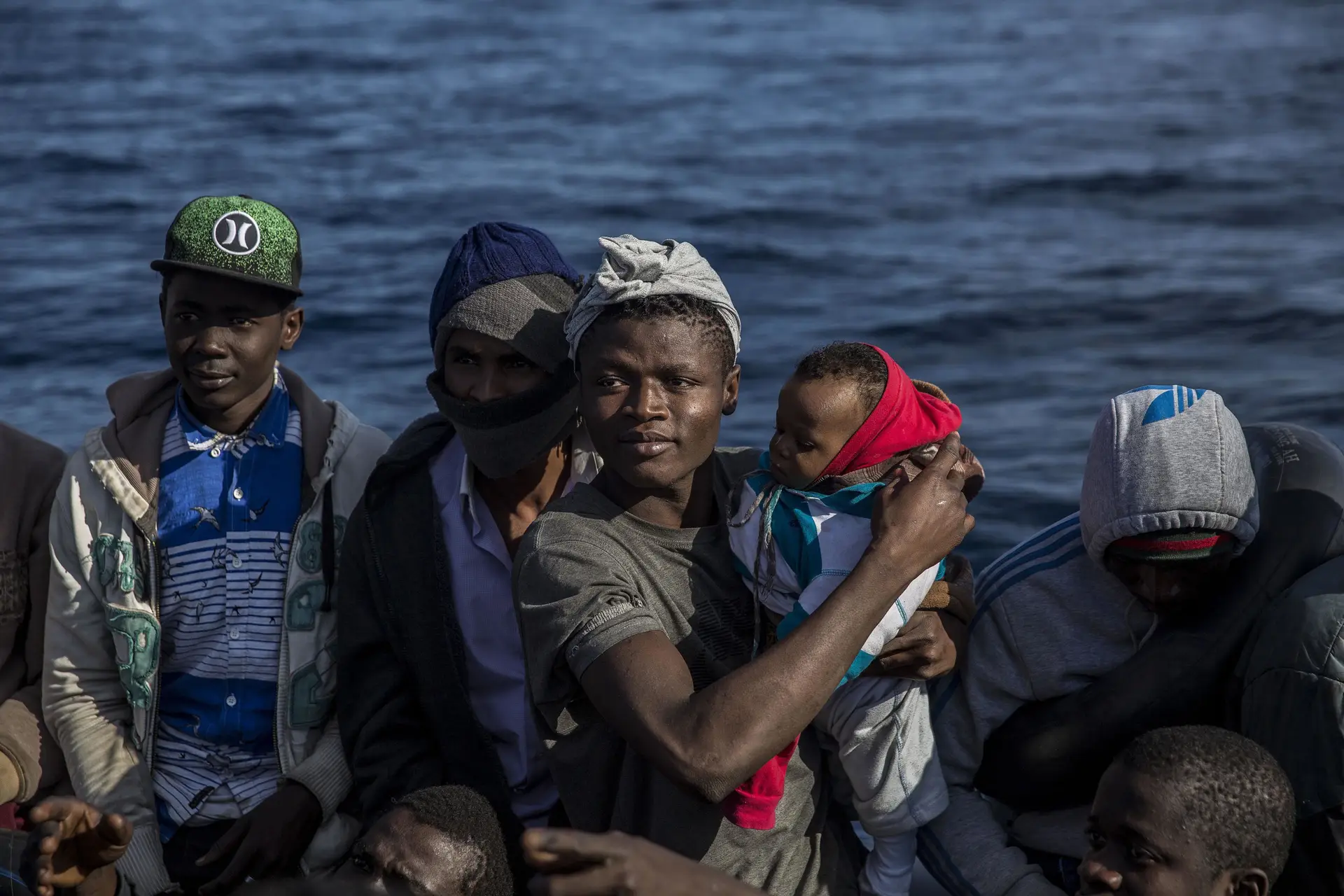 Organização Open Arms diz que não tem porto para desembarcar 313 imigrantes