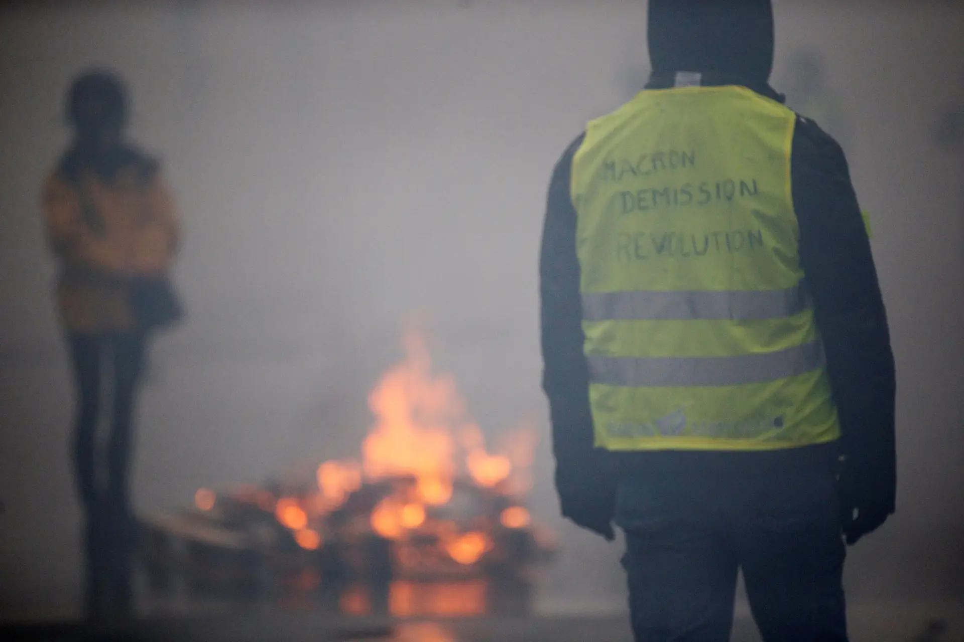 Sobe para 10 o número de mortos relacionados com o protesto dos coletes amarelos em França 