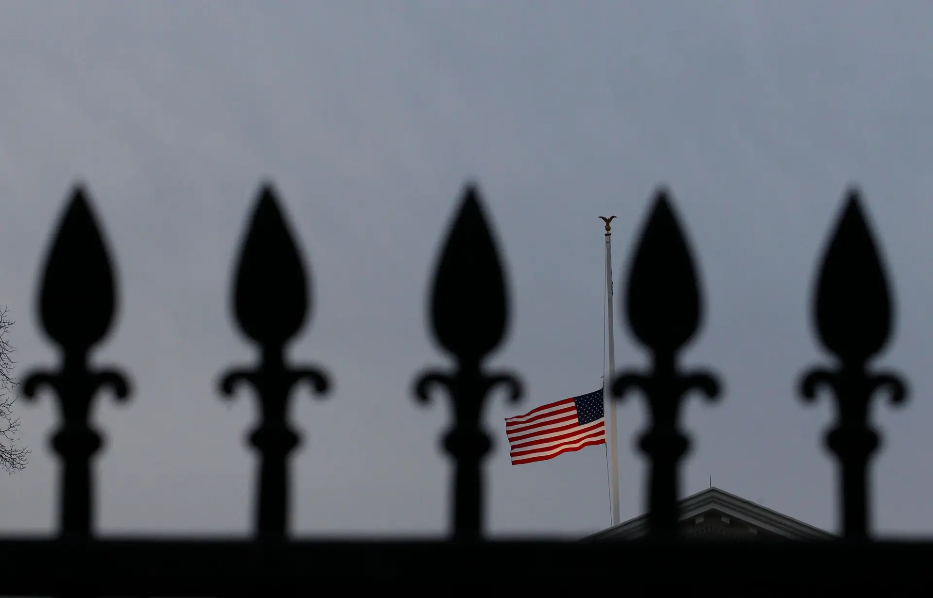 Câmara dos Representantes dos EUA traça retoma de trabalhos sem ceder a Trump