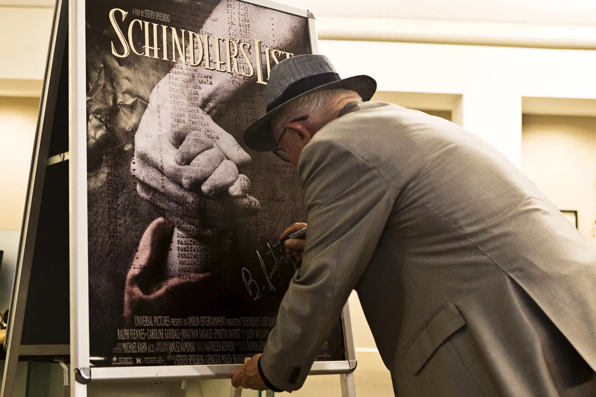 Sala de cinema oferece bilhetes a extremistas alemães para verem "A Lista de Schindler"