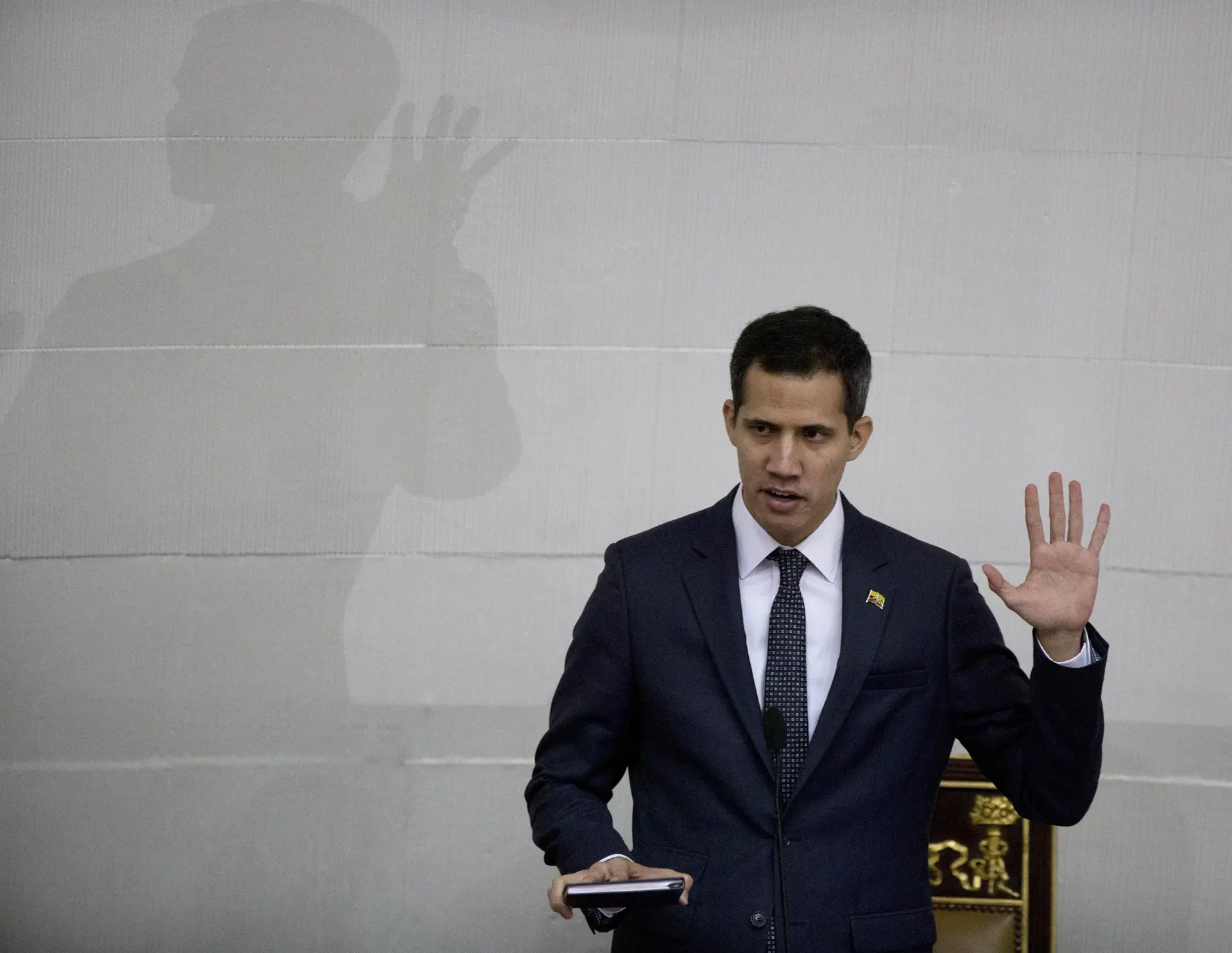 Serviços secretos venezuelanos detiveram e libertaram presidente do parlamento
