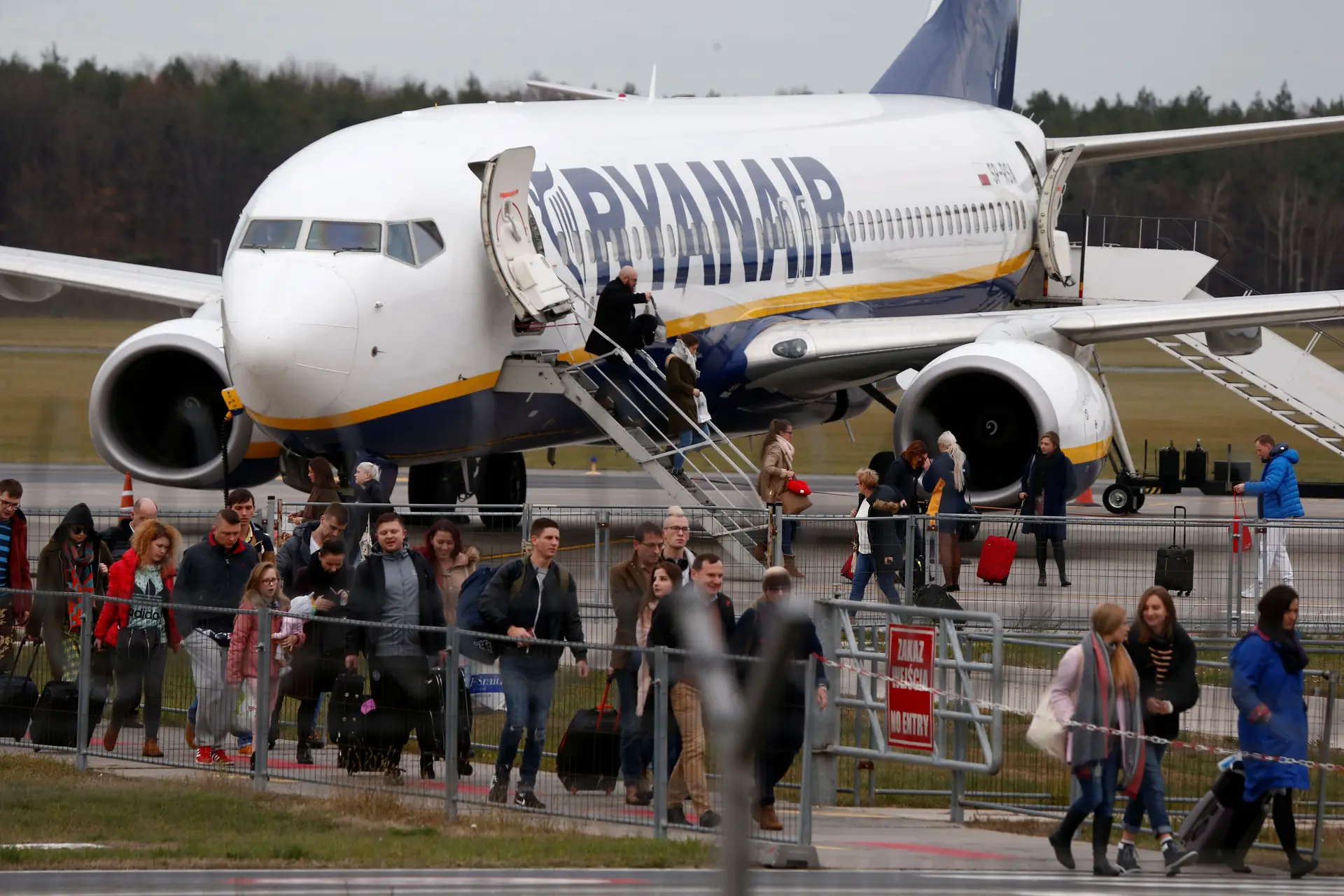 Tripulantes de cabine da Ryanair paralisam três vezes esta semana em Espanha