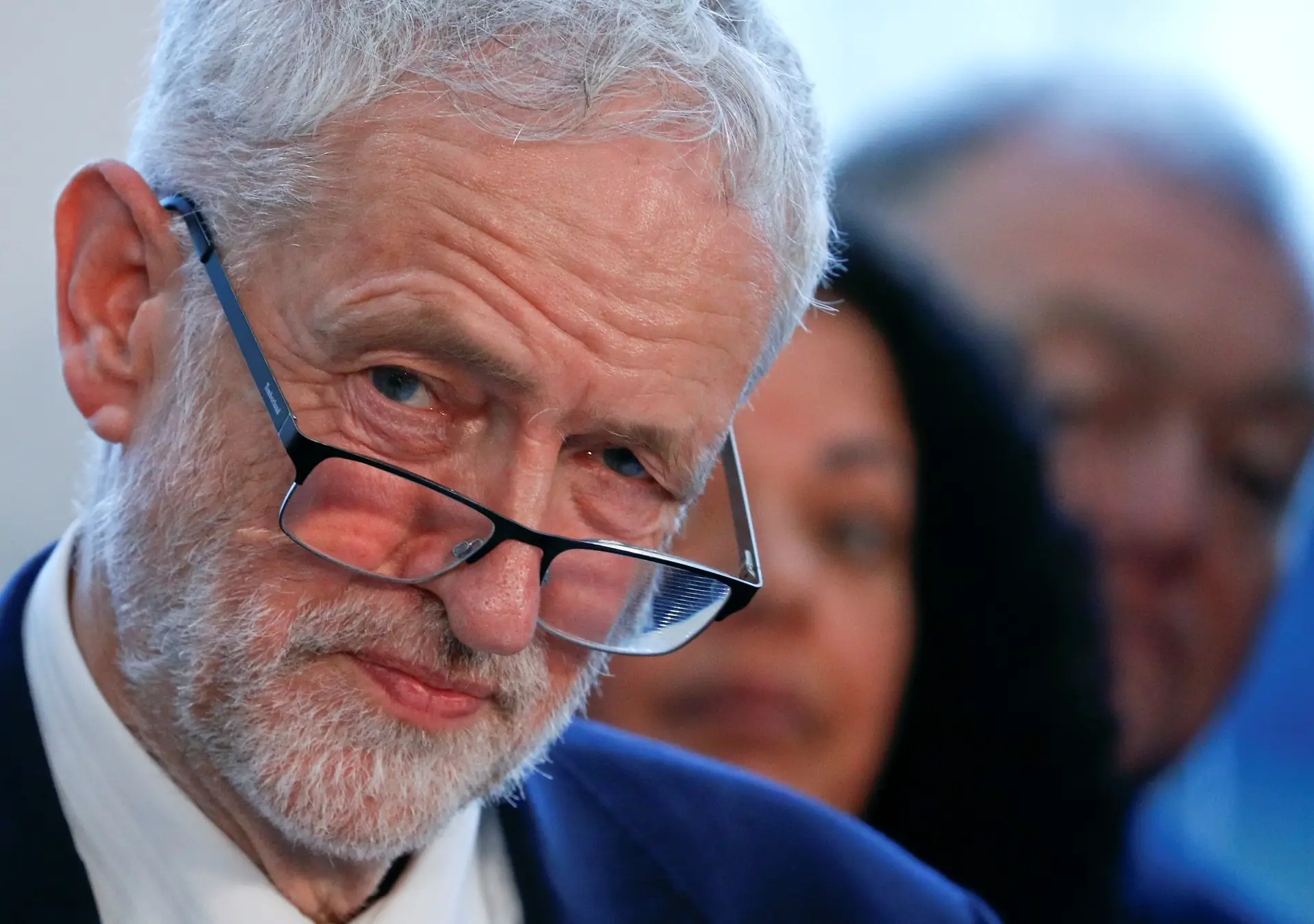 Corbyn pede eleições antecipadas para "quebrar impasse" em relação ao Brexit