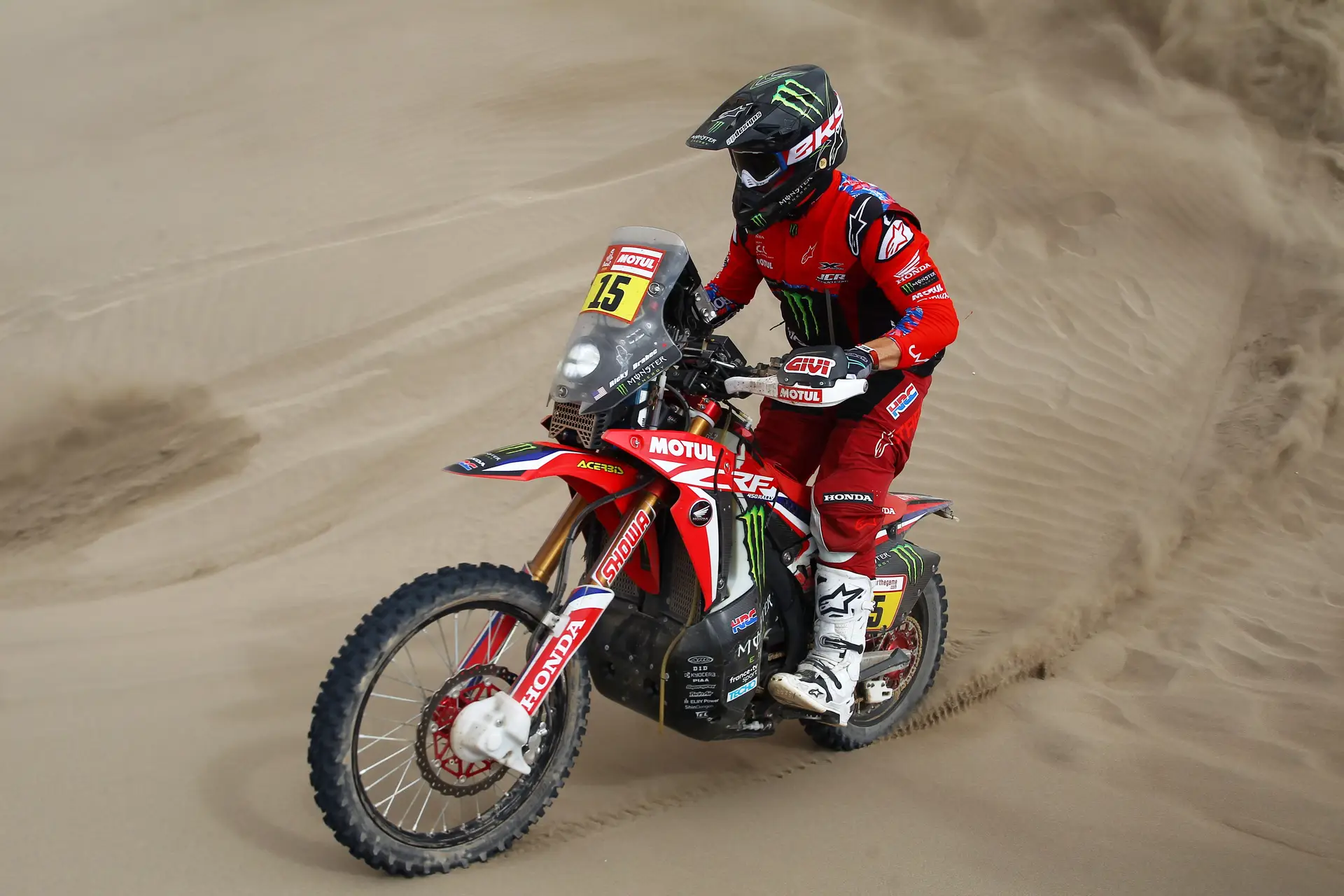 Líder nas motas desiste do Dakar com motor partido