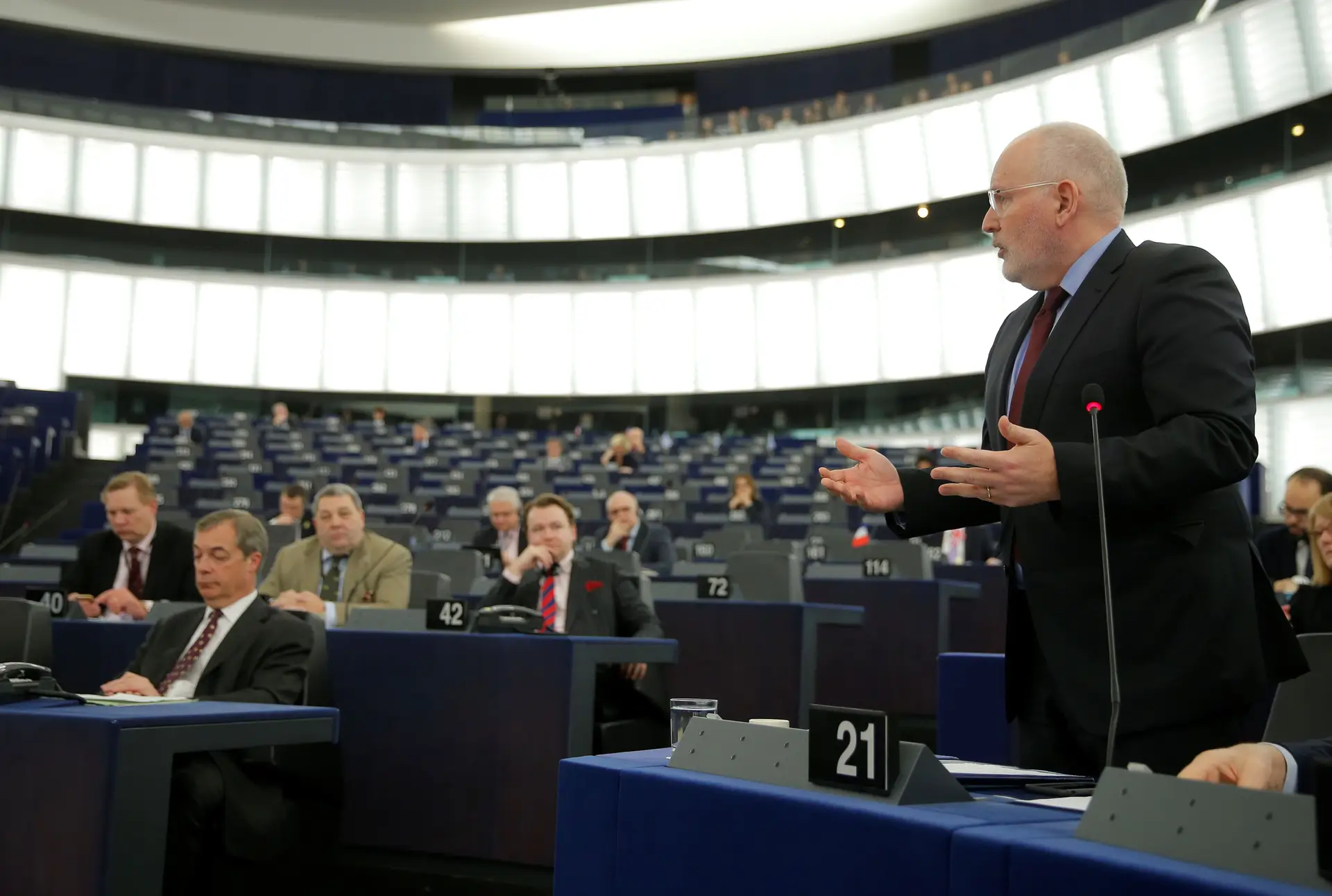 Momento "musical" durante debate sobre o Brexit no Parlamento Europeu