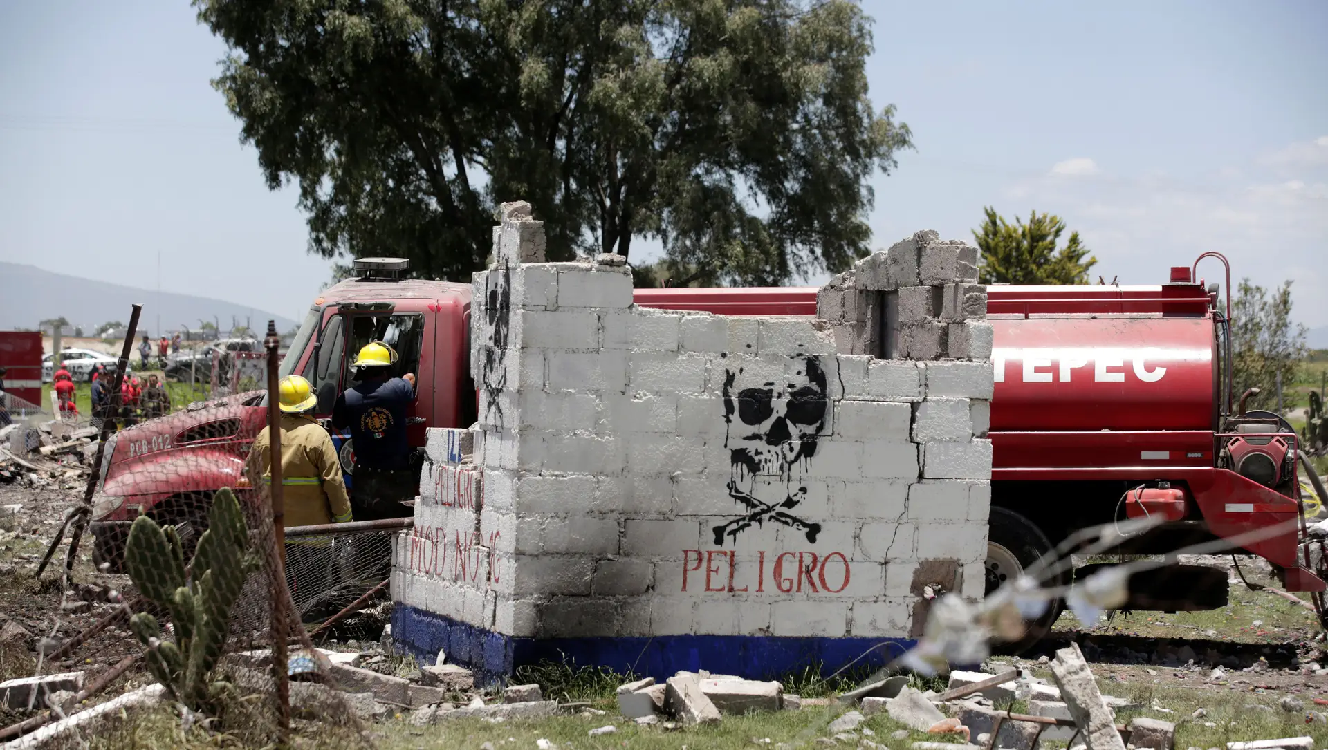 Balanço de mortos da explosão em oleoduto no México sobe para 89