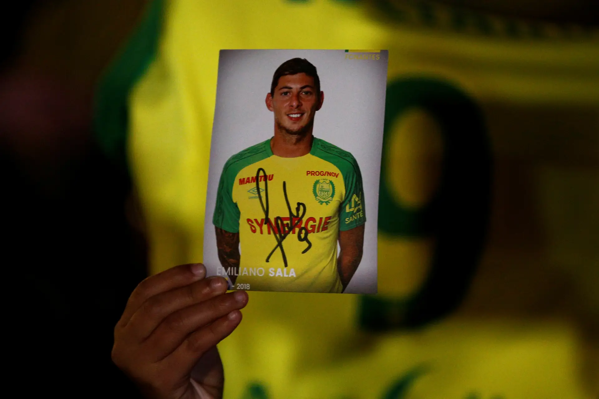 Autoridades terminam buscas para encontrar avião em que seguia Emiliano Sala