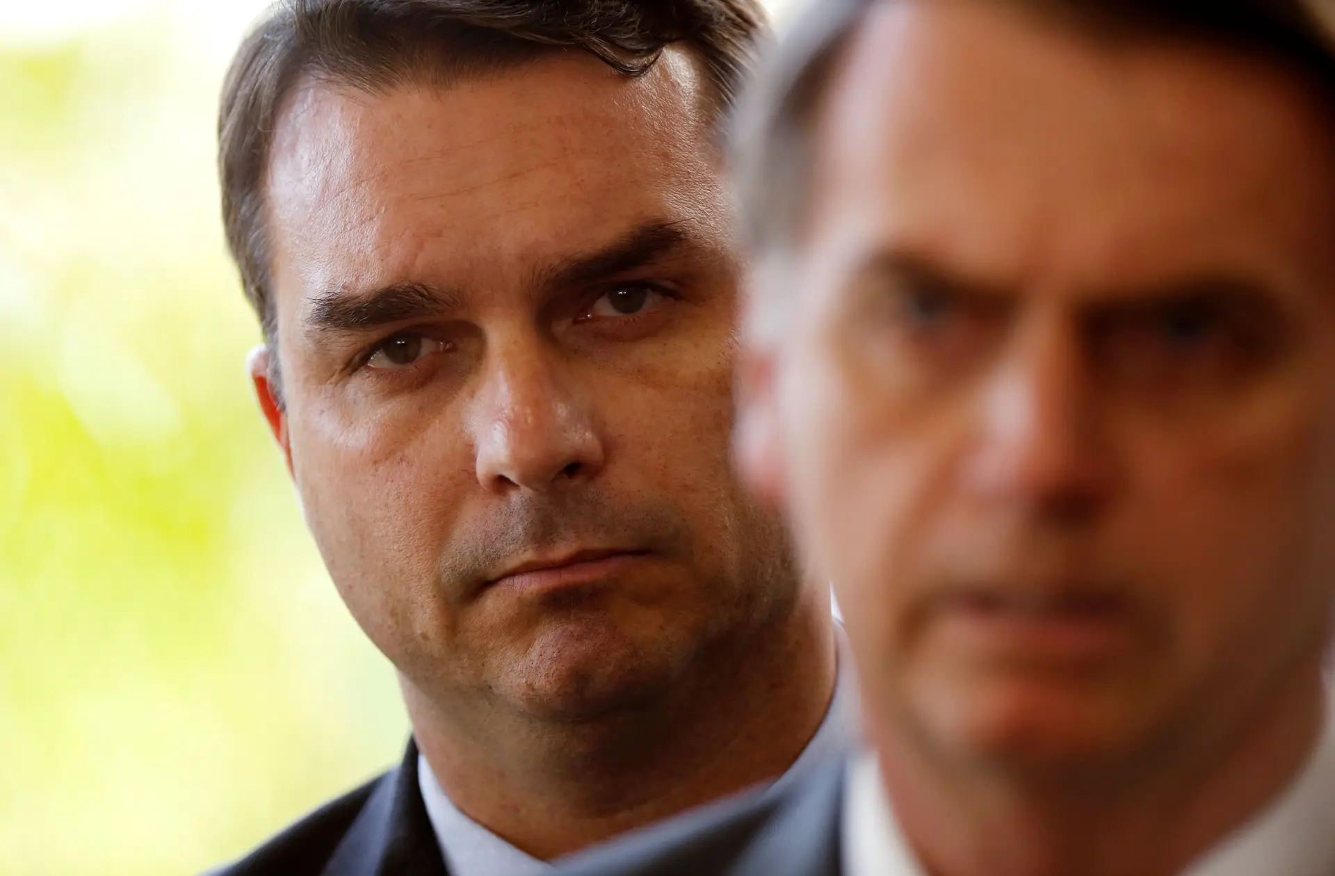 Partido Social Liberal exige a filho de Bolsonaro valor pago a advogado investigado