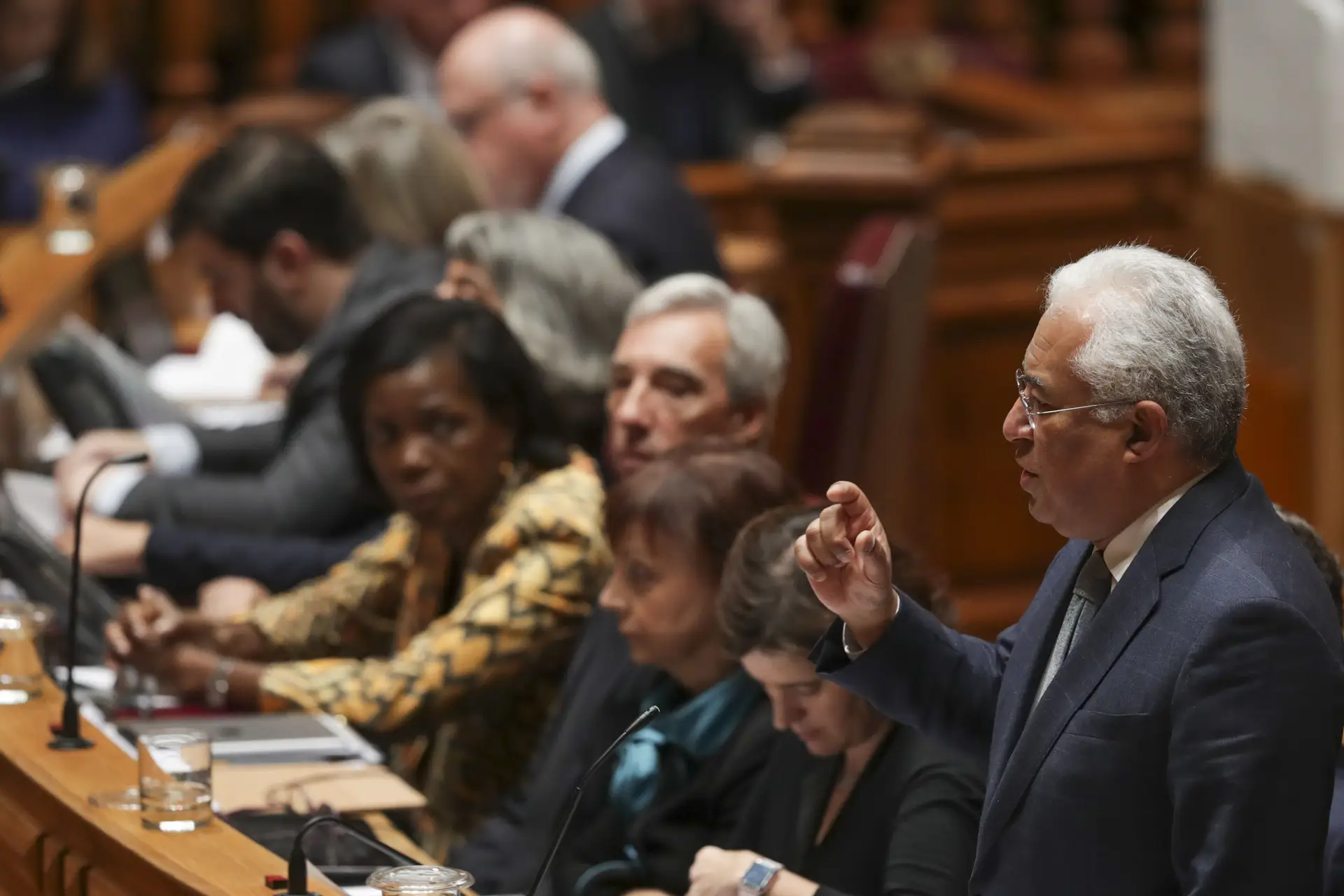 "O serviço postal universal é um serviço público do Estado, apesar de concessionado"