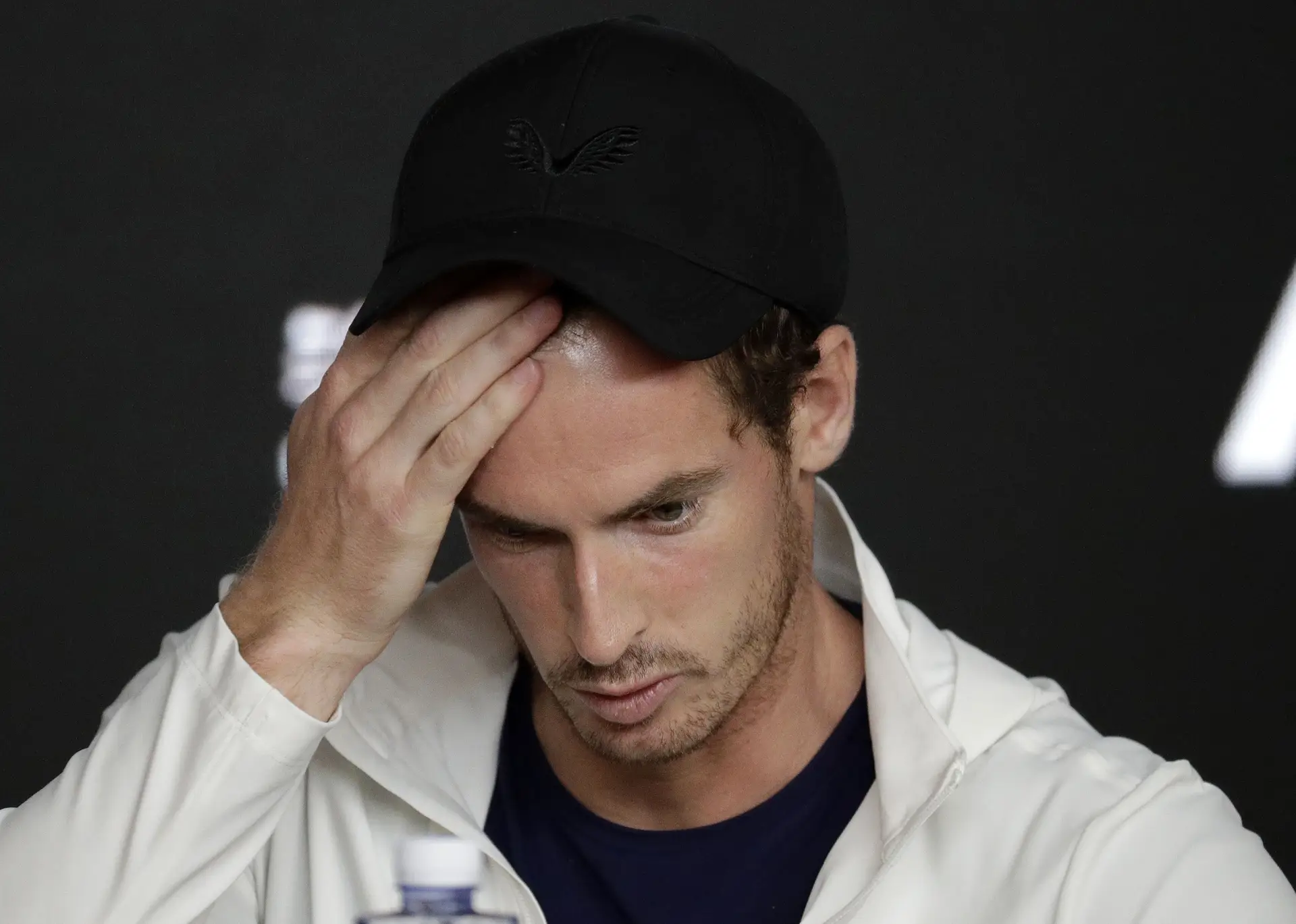 Tenista Andy Murray regressa à mesa de operações