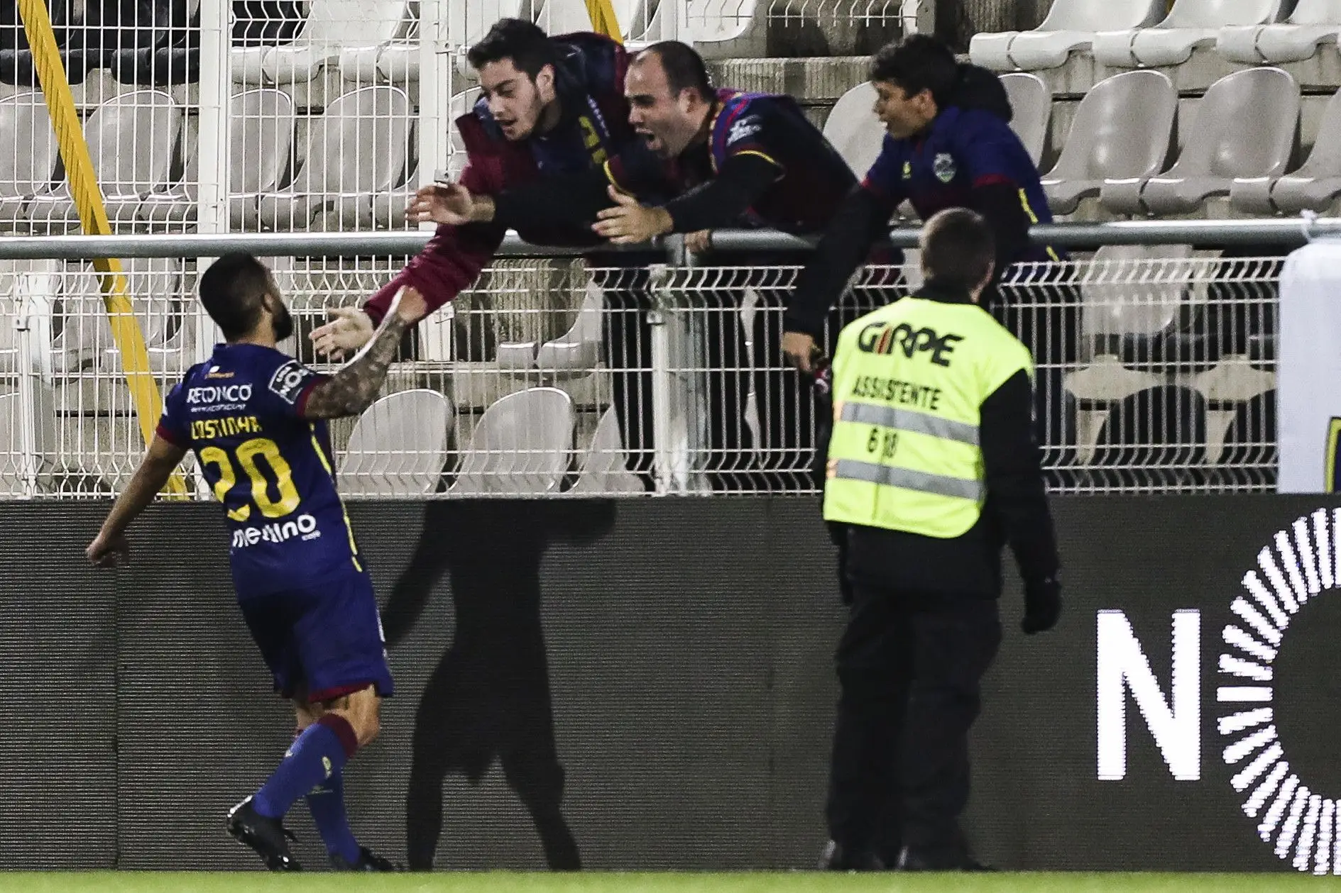 Golo de Costinha dá triunfo do Desportivo de Chaves em casa do Portimonense