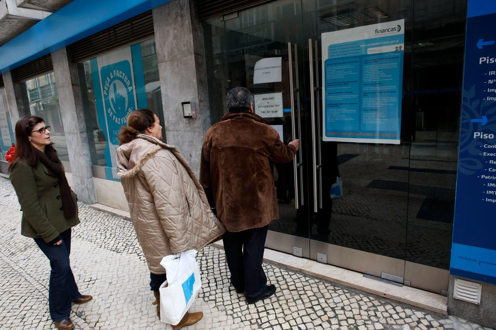 Covid-19: Finanças adiam prazo do pagamento especial por conta e entrega do IRC