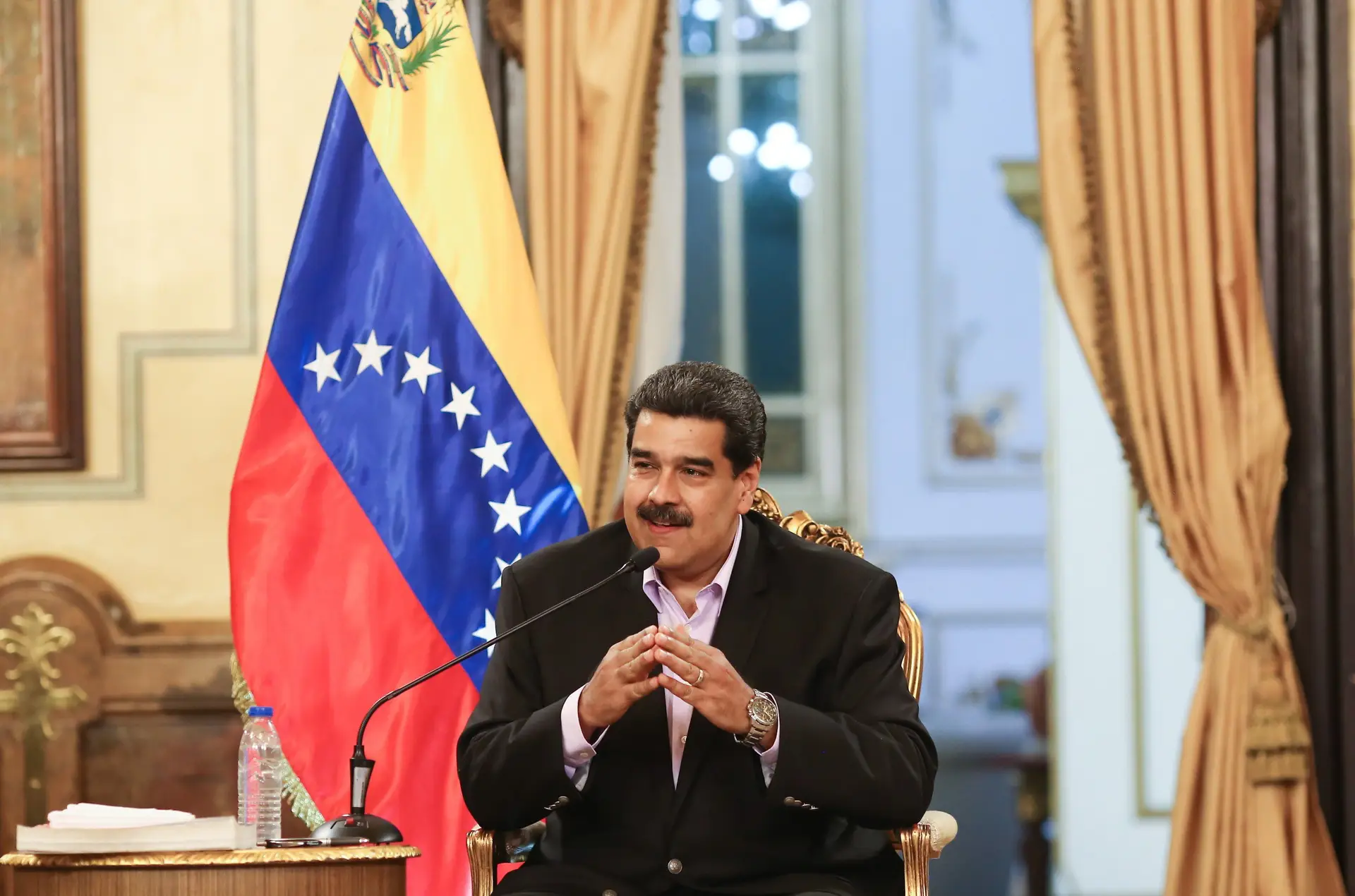 Bolton aconselha Maduro a reformar-se e ir para uma praia longe da Venezuela