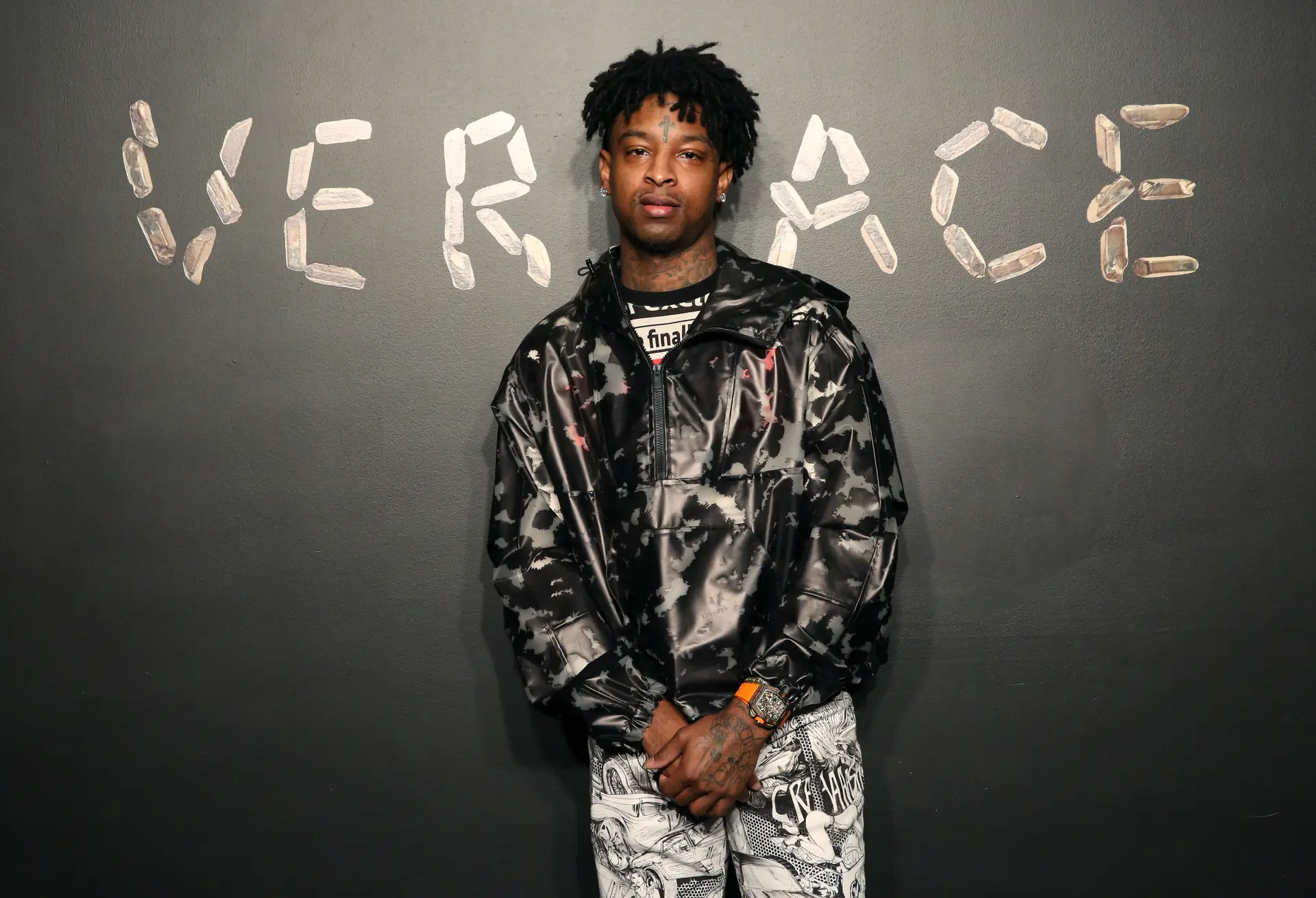 Rapper 21 Savage detido por polícia de imigração nos EUA