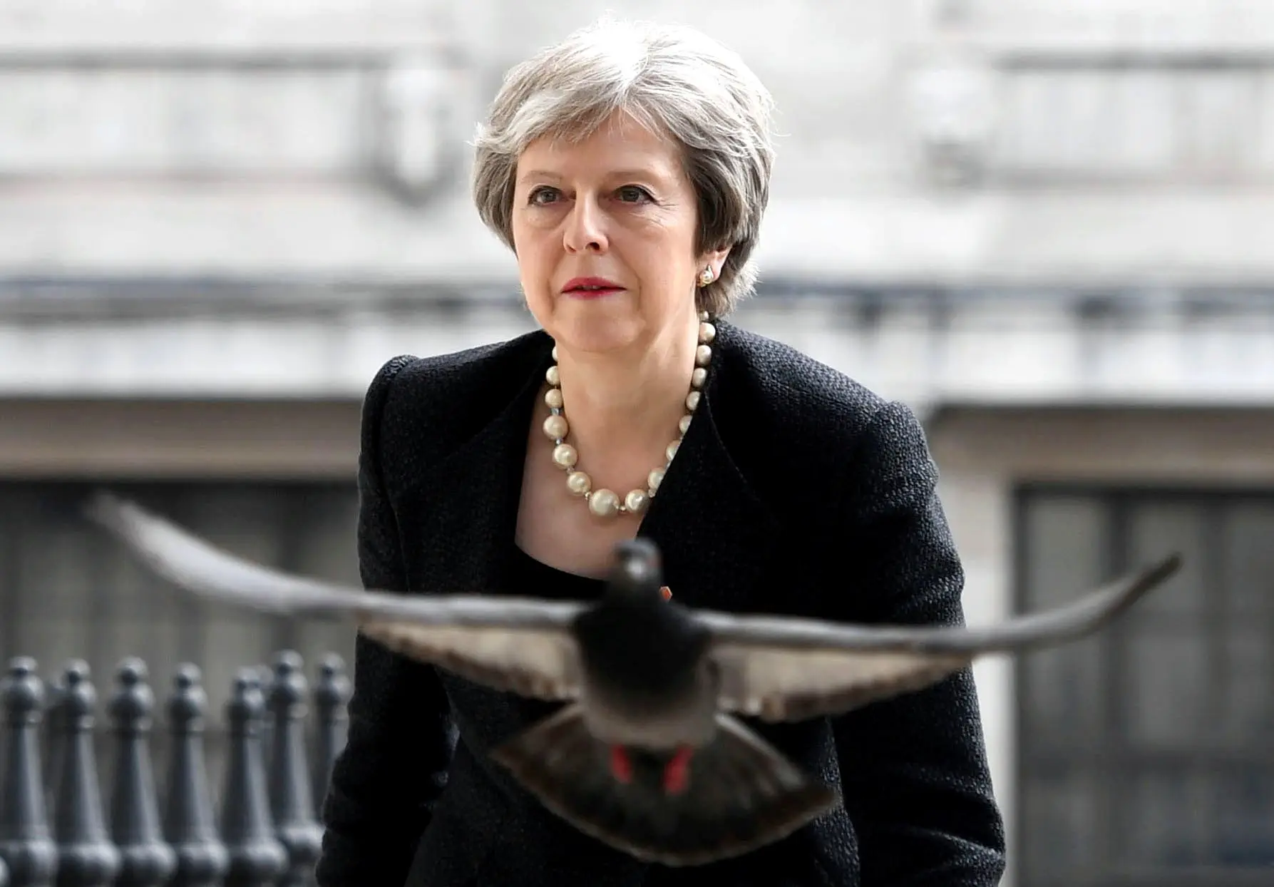 PM britânica vai à Irlanda do Norte reafirmar compromisso com fronteira aberta