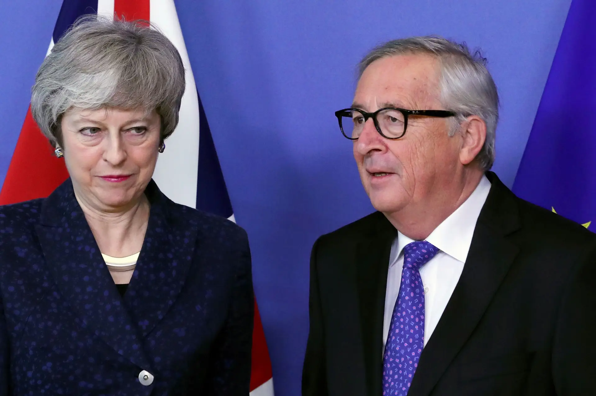 Juncker reafirma a May que não está disponível para renegociar o Brexit