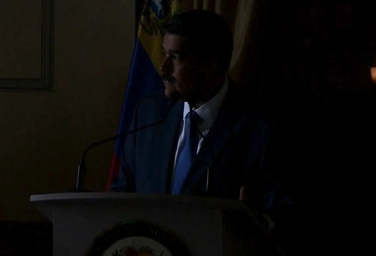 Apagão deixou Caracas às escuras e interrompeu conferência de imprensa de Maduro
